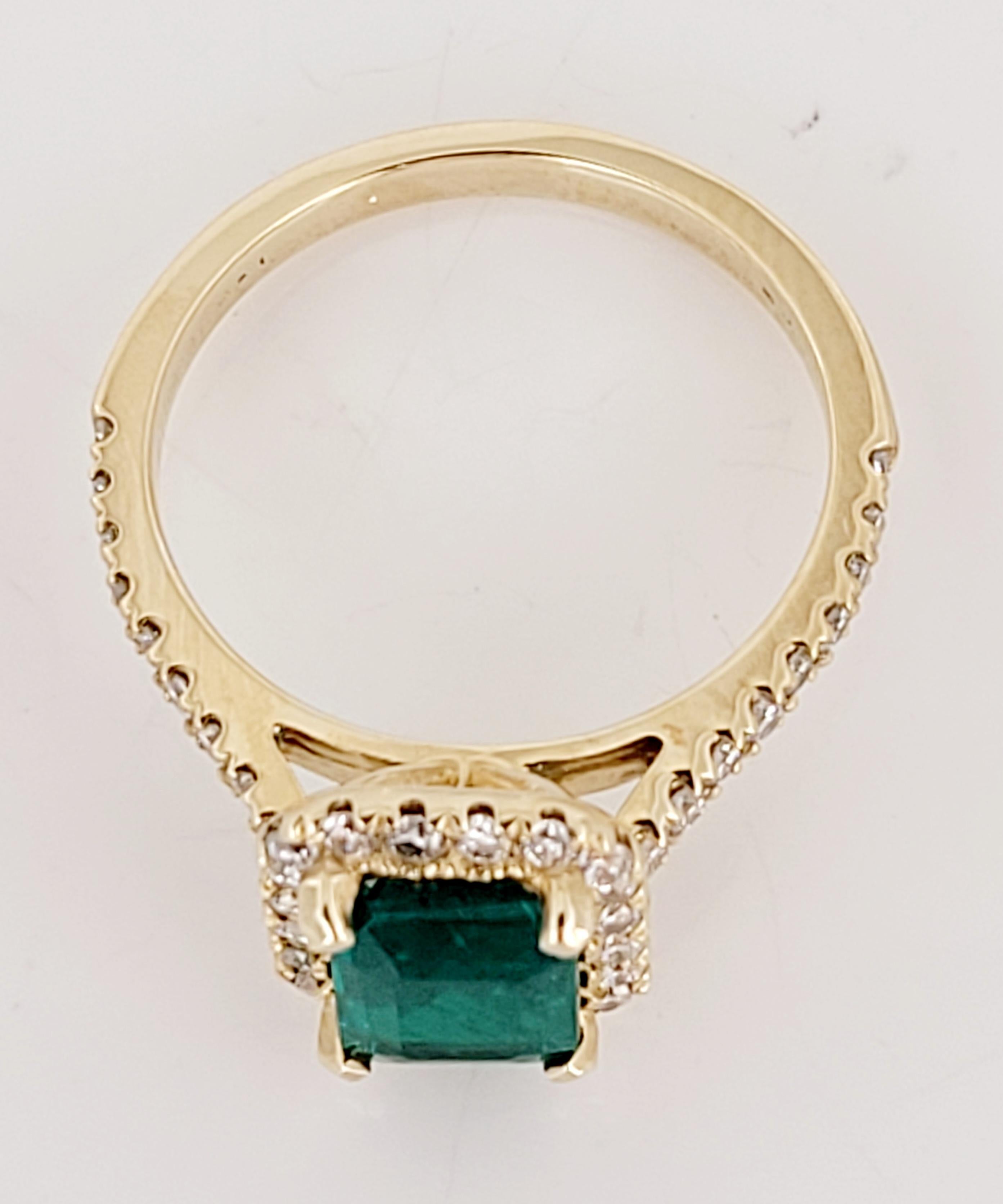 Women's Emerald Cut Emerald Ring with White Diamond and 14K Yellow Gold For Sale