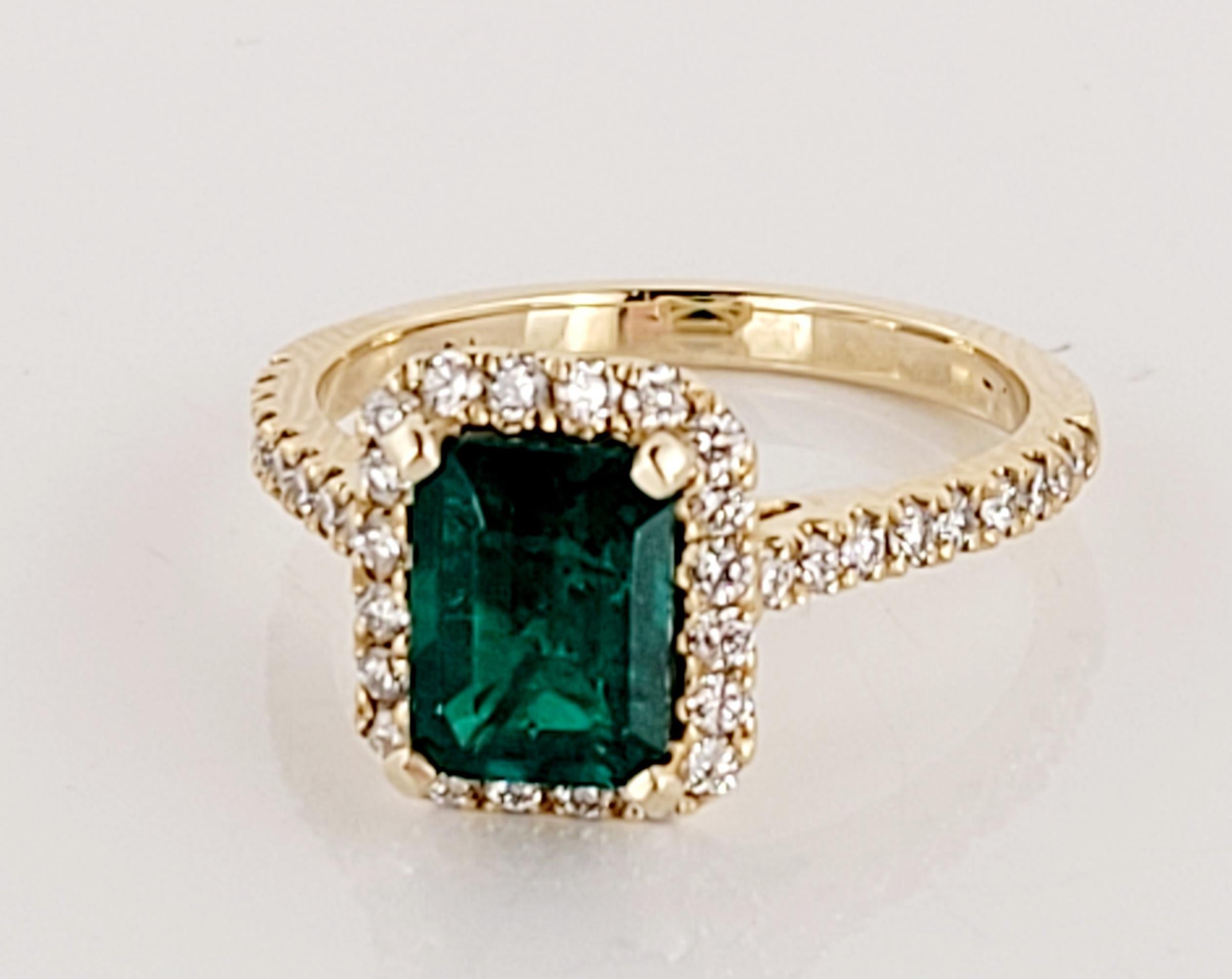 Emerald Cut Emerald Ring with White Diamond and 14K Yellow Gold For Sale 1