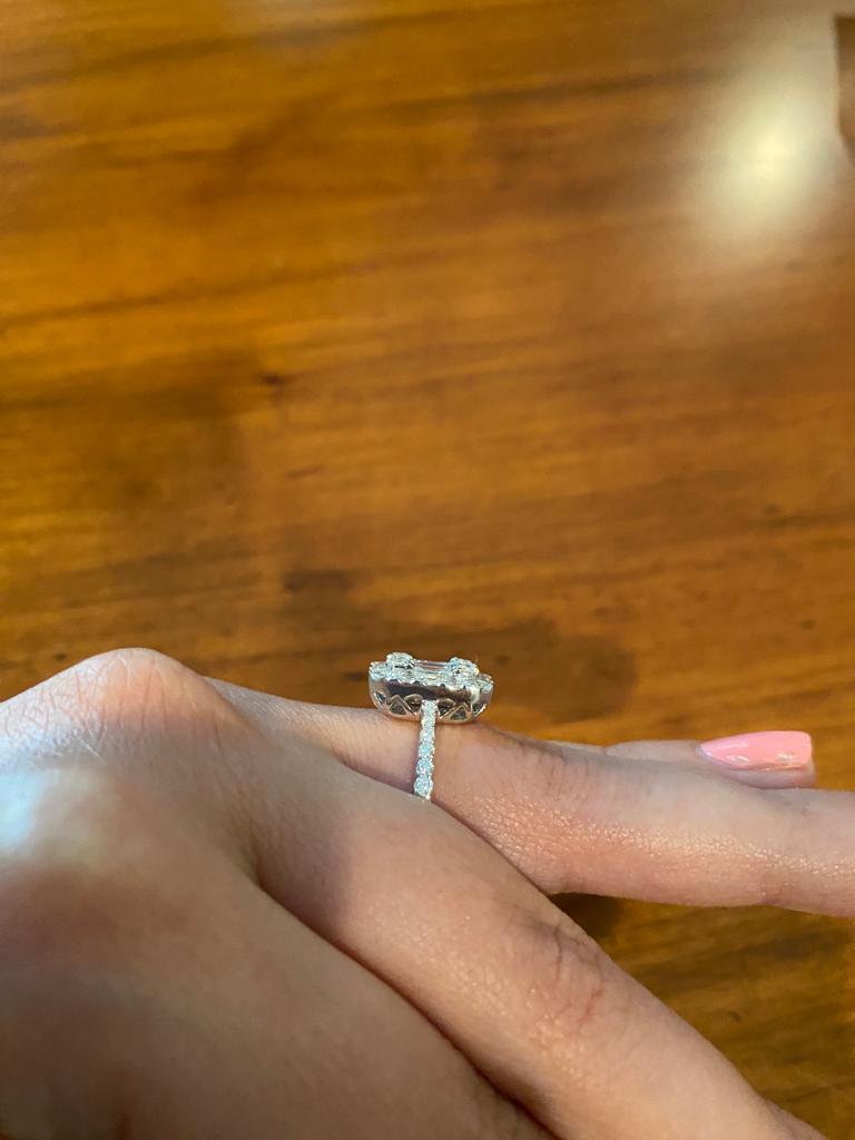 Emerald Cut Engagement Ring 2.50 Carats In New Condition For Sale In Great Neck, NY