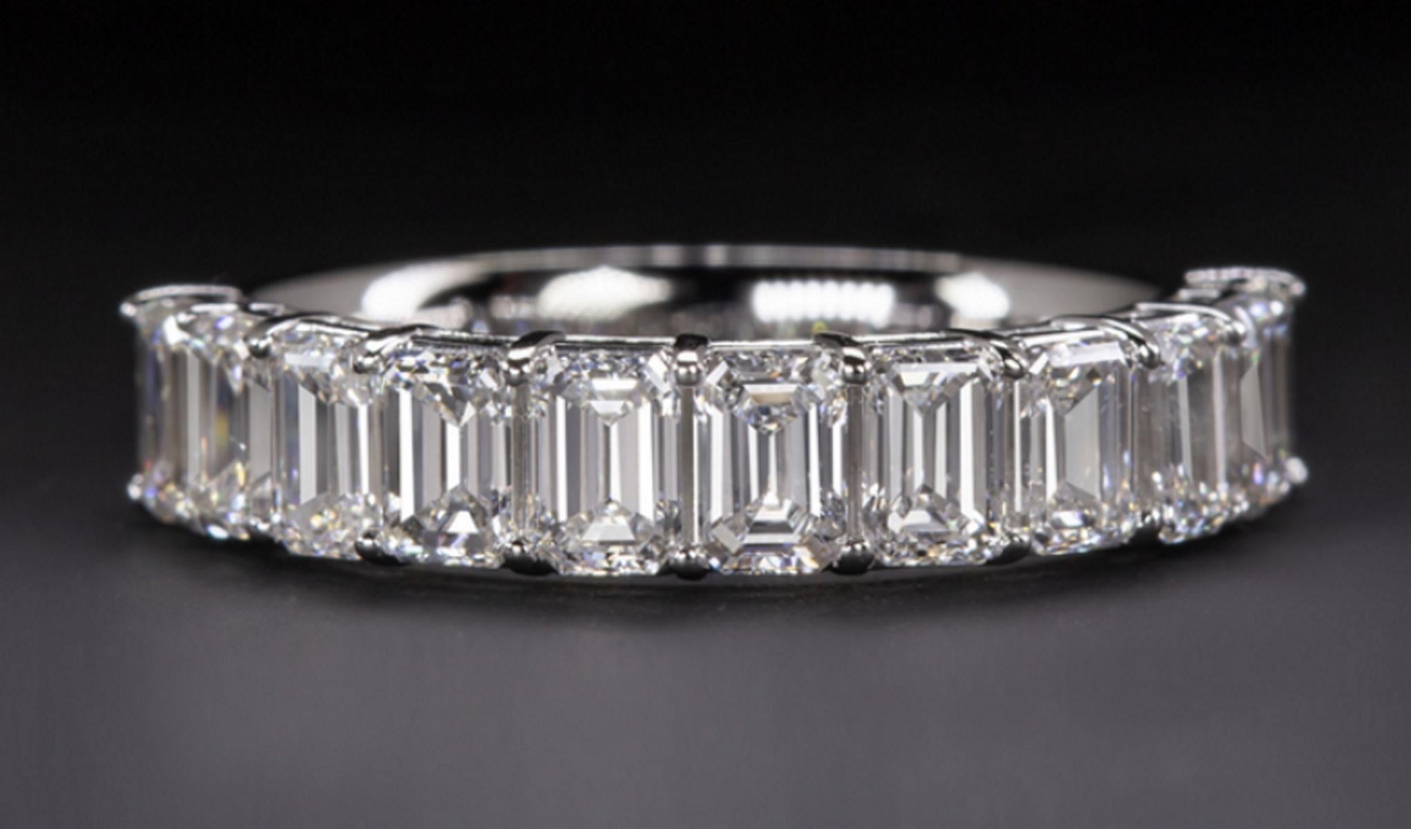 Emerald Cut Eternity Diamond Wedding Ring In New Condition For Sale In Chicago, IL