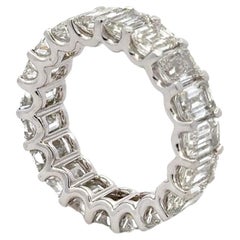 Eternity-Ehering mit Smaragdschliff 9,62 Karat H-I VS-SI Platin mit 0,50 Punkten, Smaragdschliff