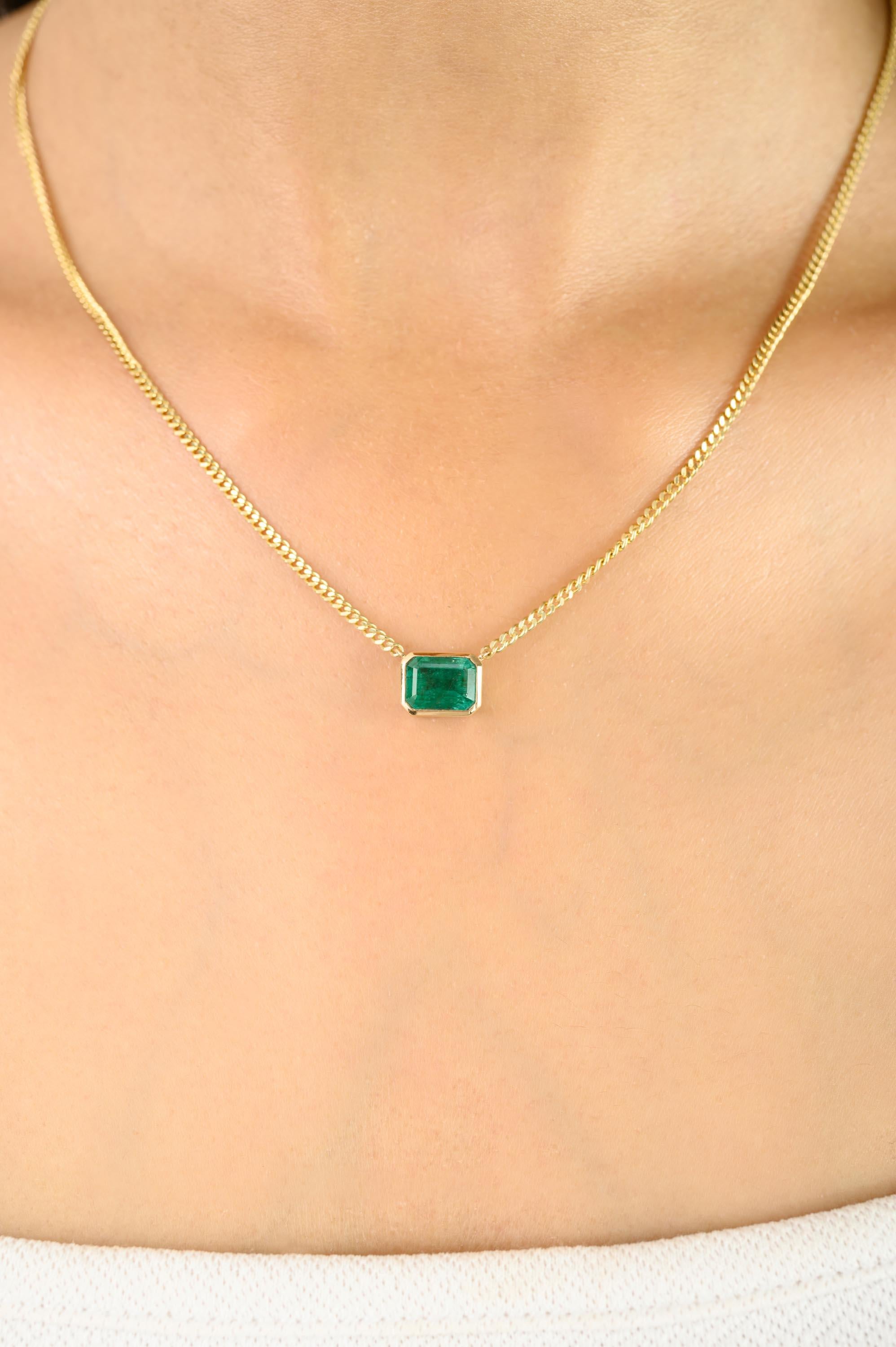 Emerald-Cut Green Emerald Pendant Necklace in 14K Solid Yellow Gold Curb Chain For Sale 2