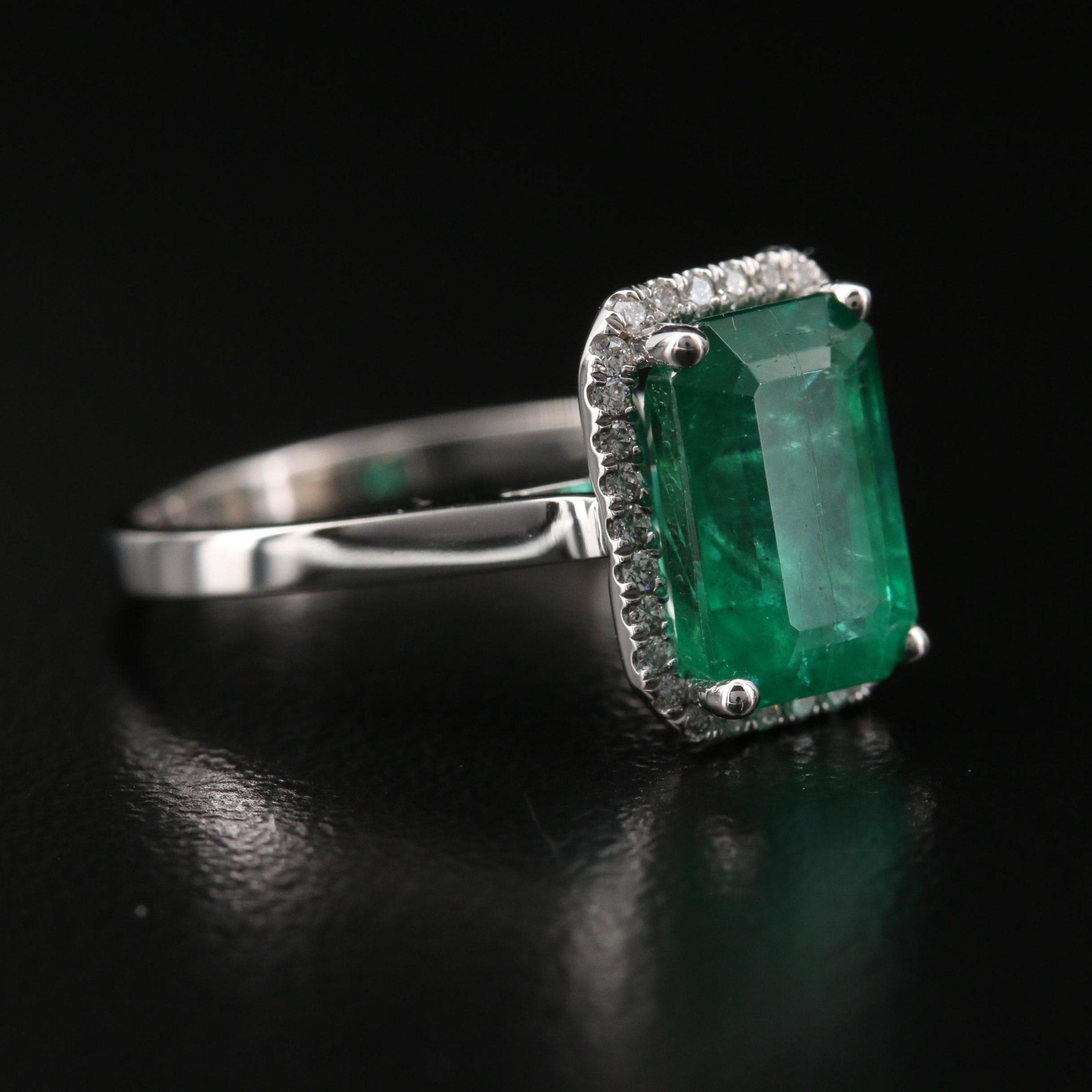 For Sale:  2.8 Carat Halo Emerald Engagement Ring, Emerald Wedding Ring Cocktail Ring 5