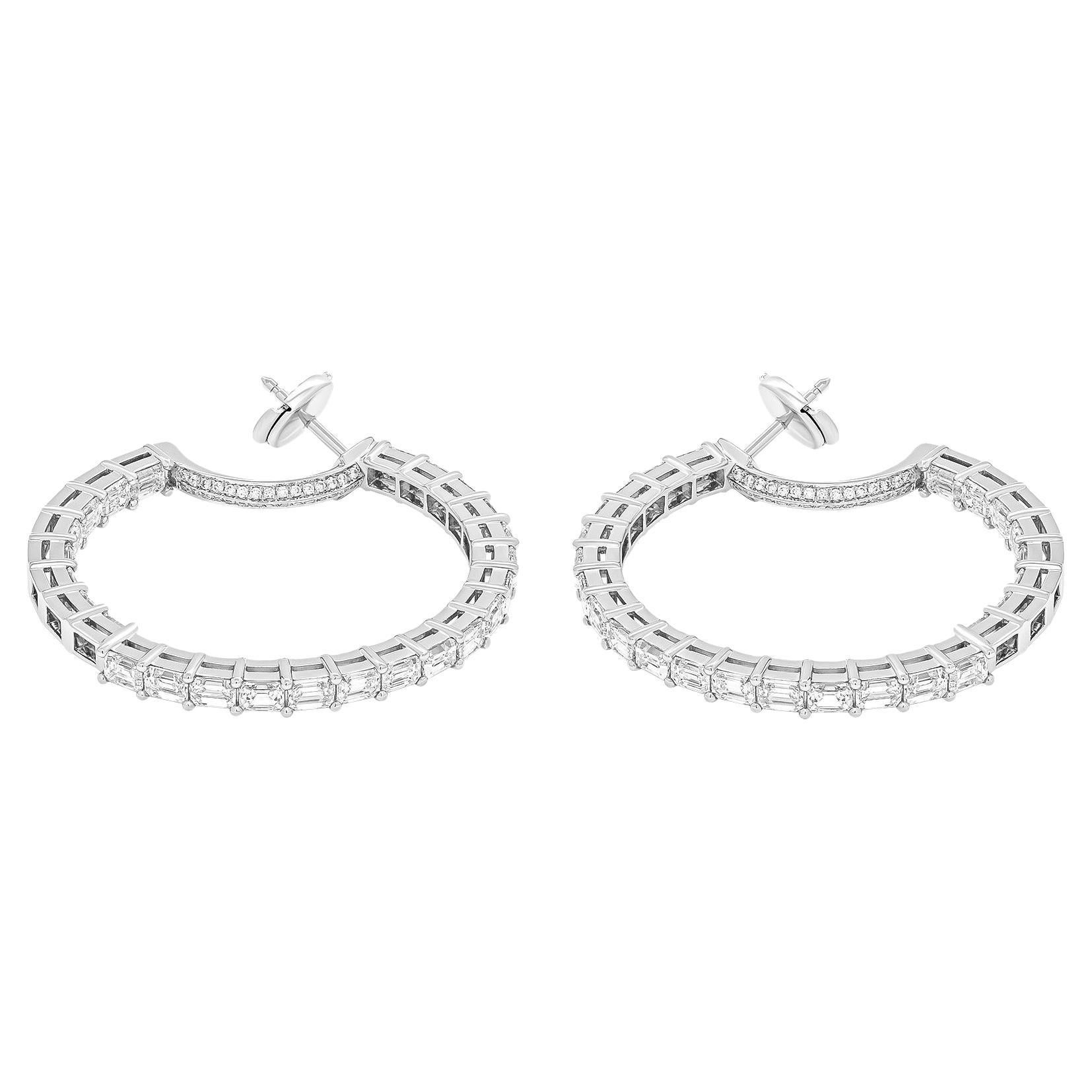 Hoop earrings in 18K White Gold
1.5 inches diameter
50 stones Emerald VVS1 Shape Diamonds 0.15ct each stone
TCW:7.70ct
TCW pave: 0.26ct 
