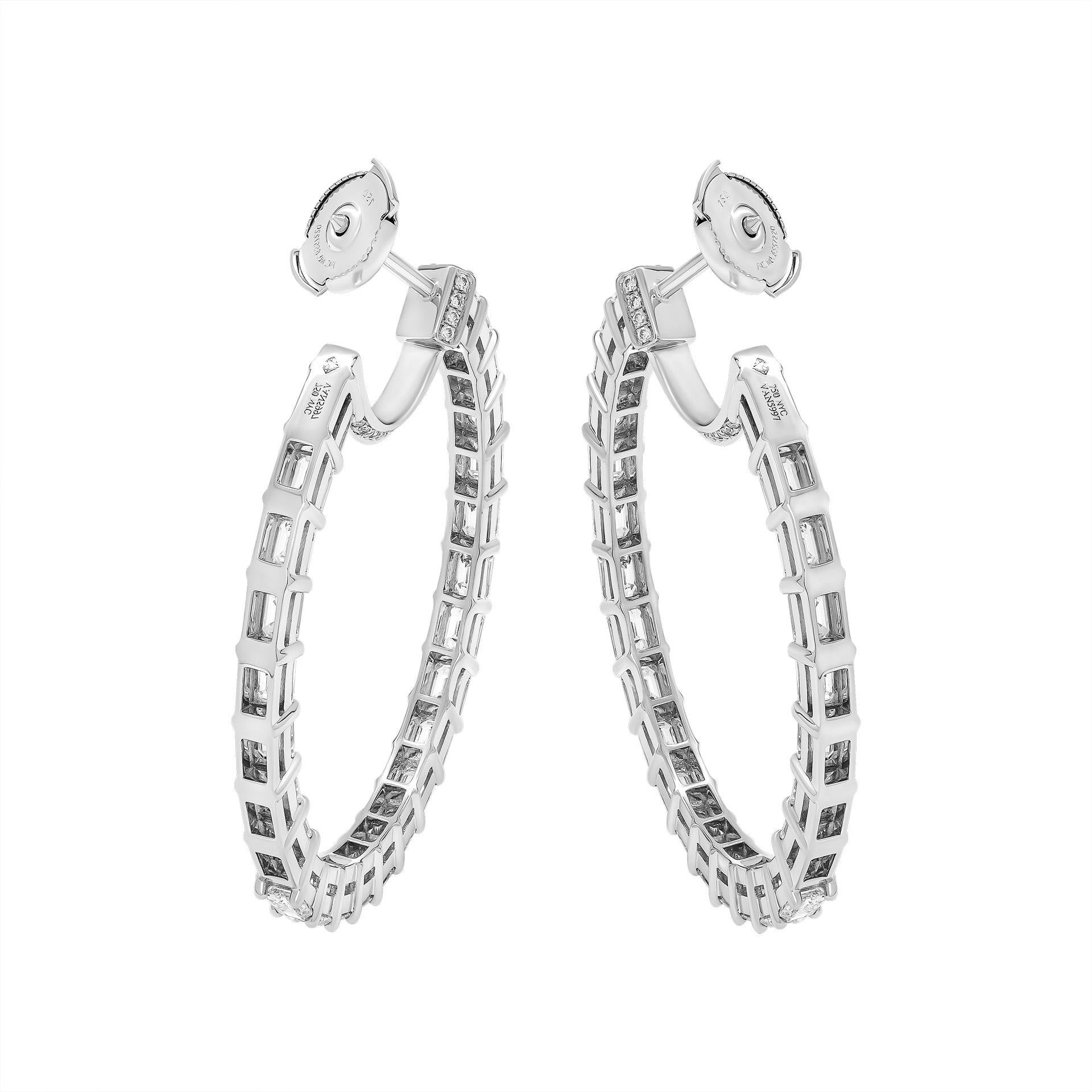 Modern Emerald Cut Hoop Earrings in 18k White Gold For Sale