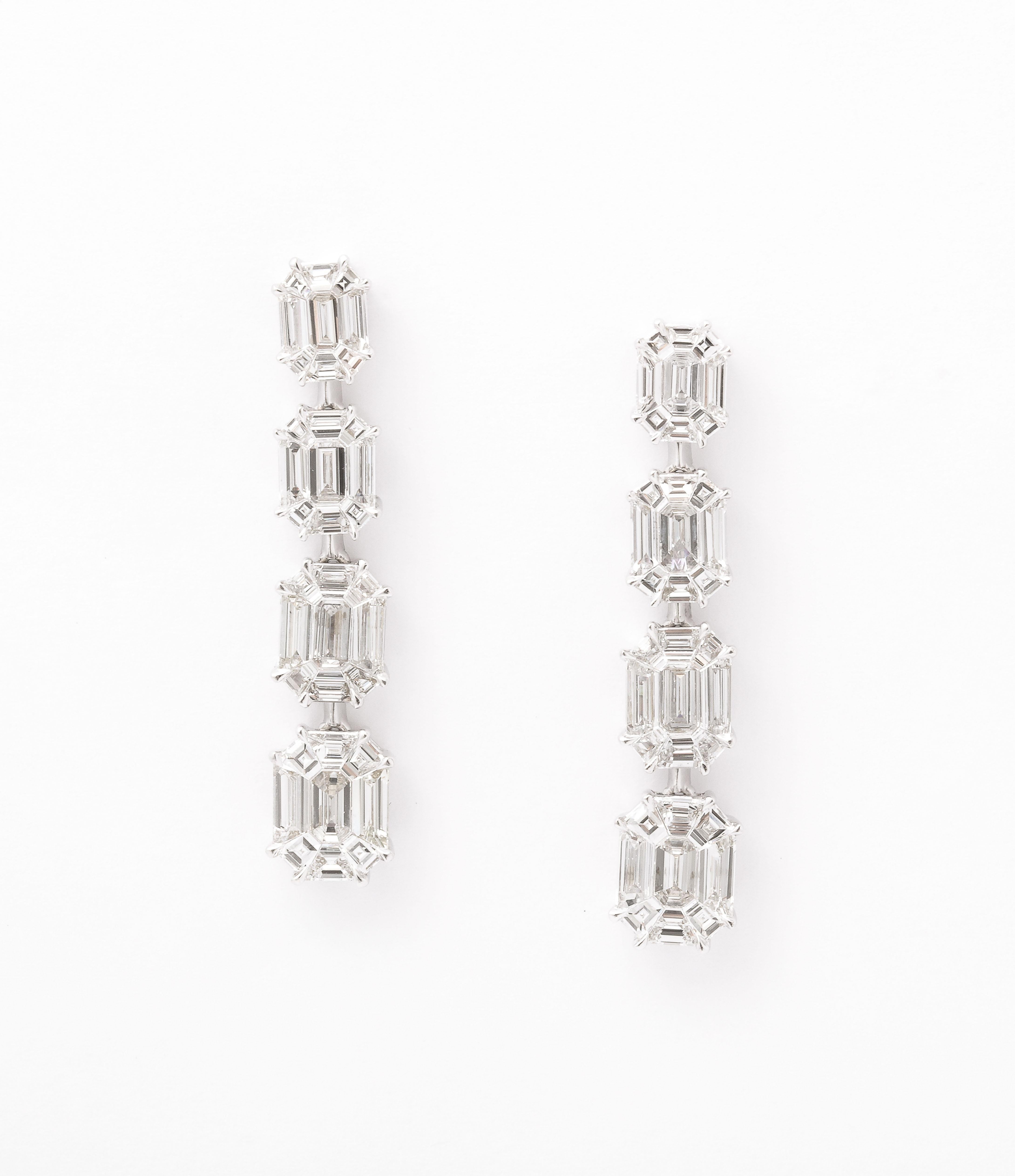 Smaragdgeschliffene Illusions-Diamant-Tropfen-Ohrringe Damen im Angebot