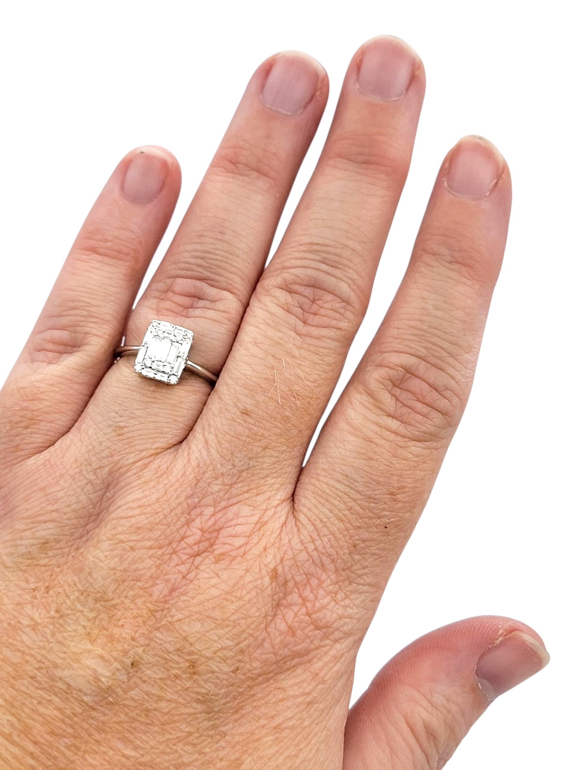 Smaragdschliff-Illusions-Diamant-Verlobungsring in 14 Karat Weißgold im Angebot 4