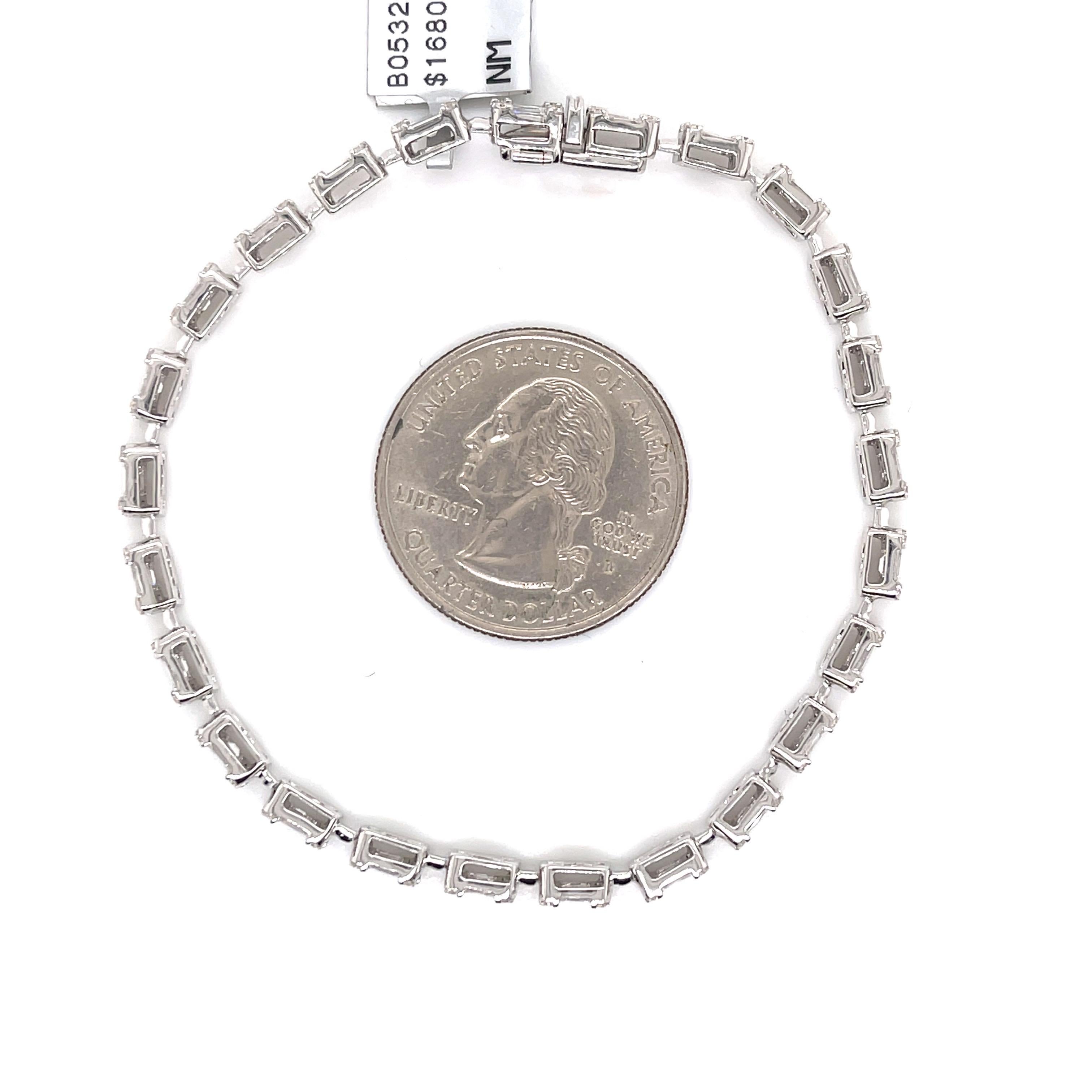 Contemporary Emerald Cut Illusion Diamond Tennis Bracelet 4.02 Carats 18 Karat White Gold For Sale