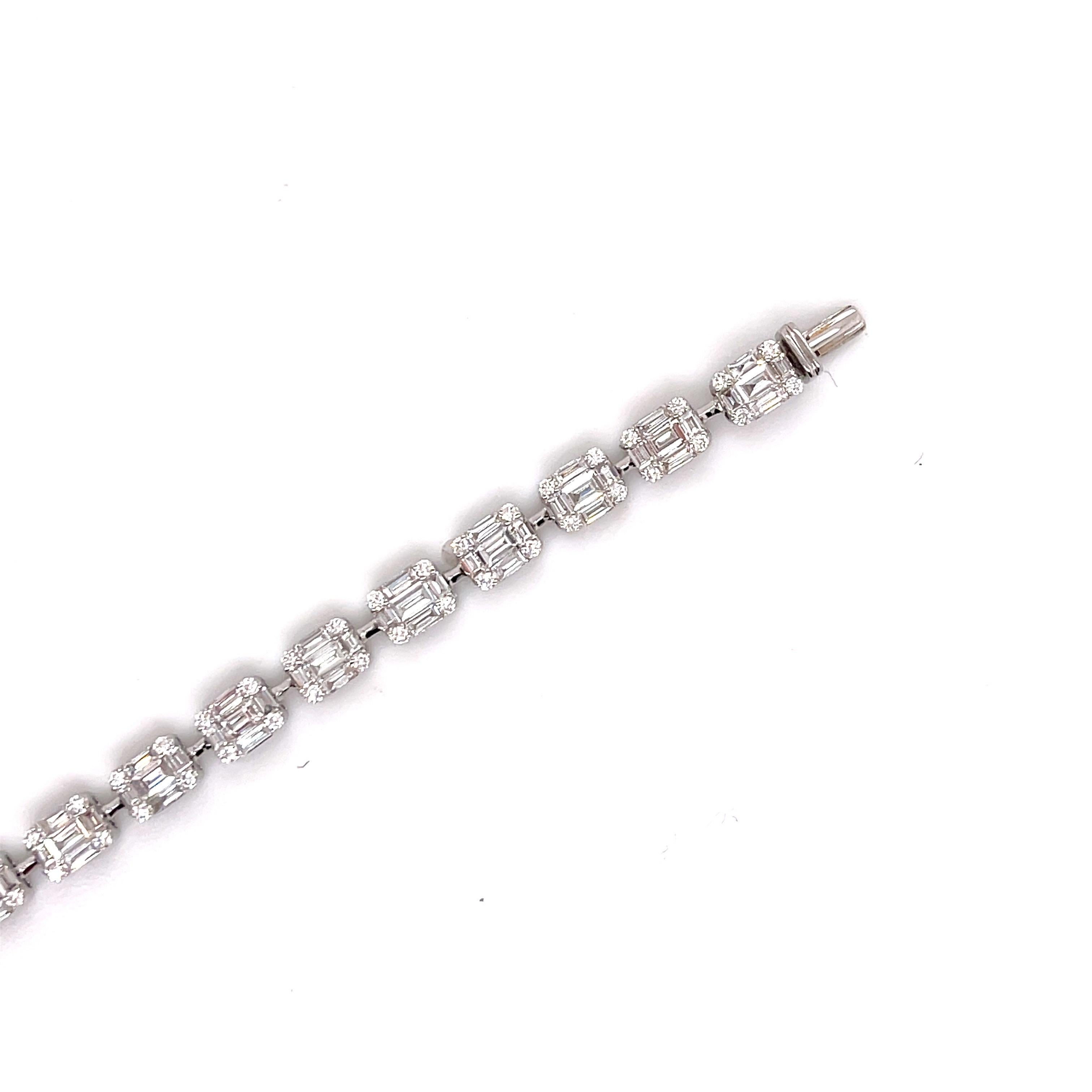 Women's Emerald Cut Illusion Diamond Tennis Bracelet 4.02 Carats 18 Karat White Gold For Sale