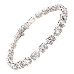 Bracciale tennis con diamanti taglio smeraldo 4,02 carati in oro bianco 18 carati