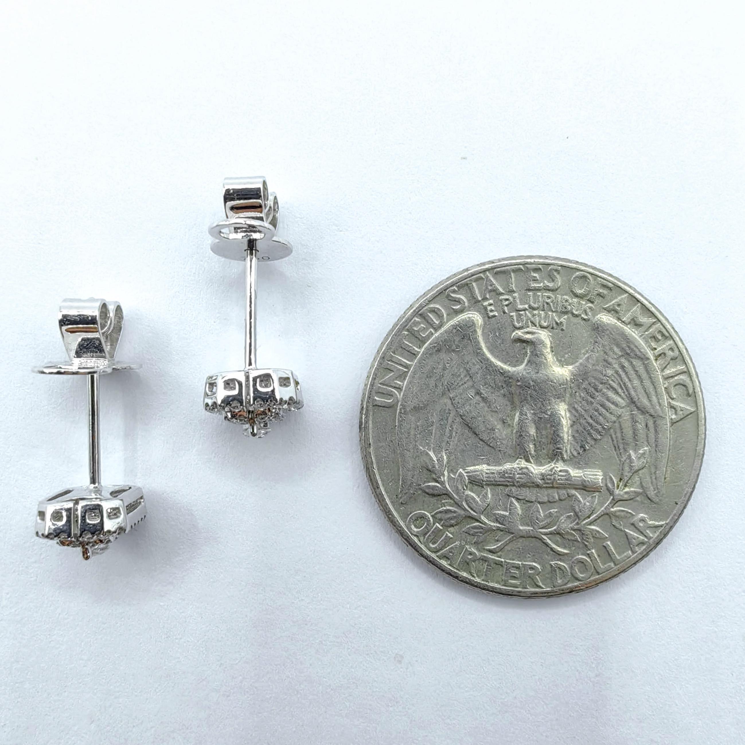 Smaragdschliff-Illusion runder Diamant Oktagon Halo Ohrstecker aus 18K Weißgold im Angebot 9