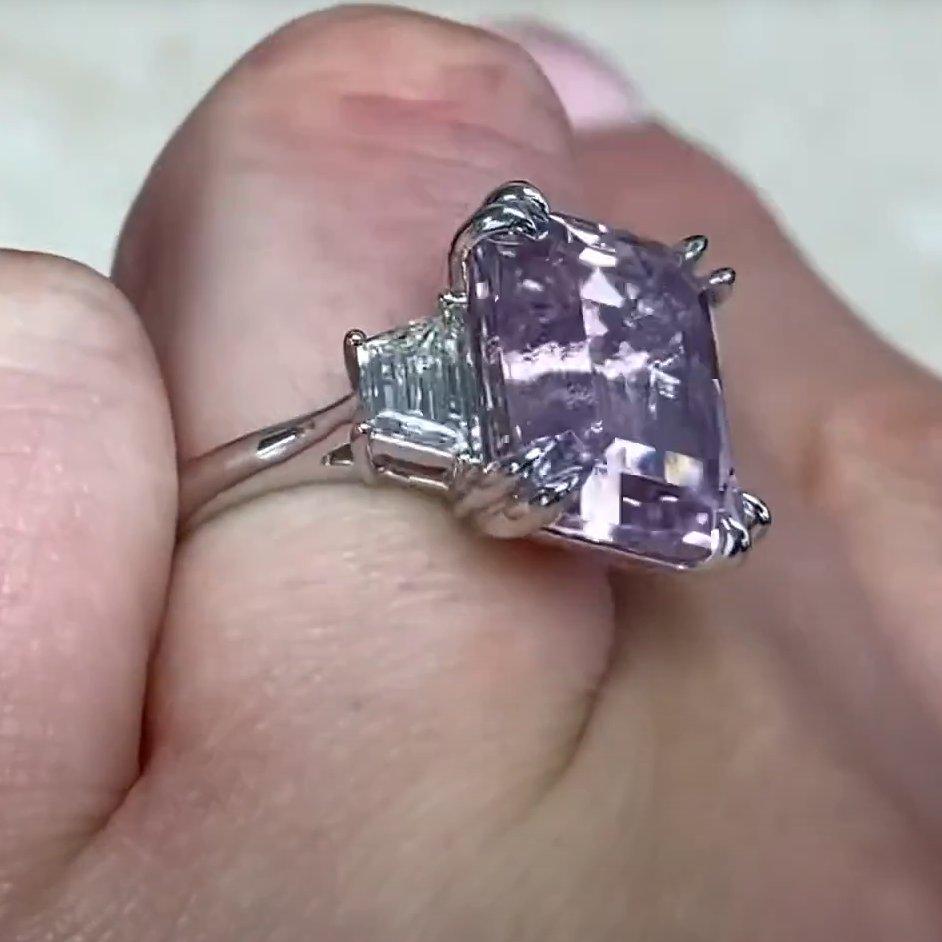 Anillo de kunzita talla esmeralda (aprox. 9,00 quilates), platino Corte esmeralda en venta