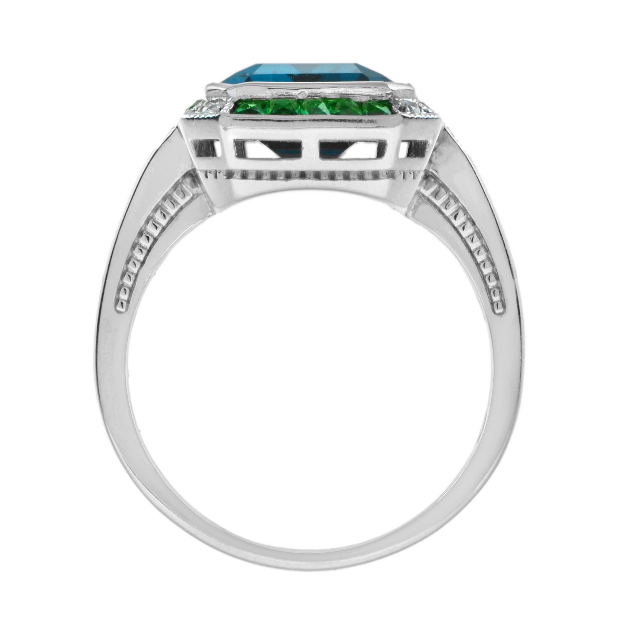 Cocktailring aus Platin mit blauem Topas im Smaragdschliff und Smaragd und Diamant für Damen oder Herren