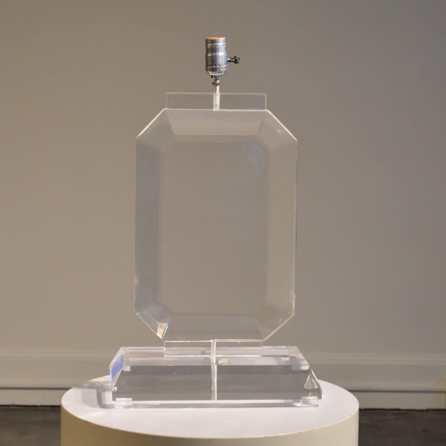 Large Lucite Gem Table lamp with Acrylic Shade 1970's In Good Condition For Sale In Portland, ME