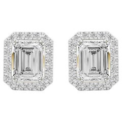 Orecchini con perno in moissanite taglio smeraldo in oro 14 carati