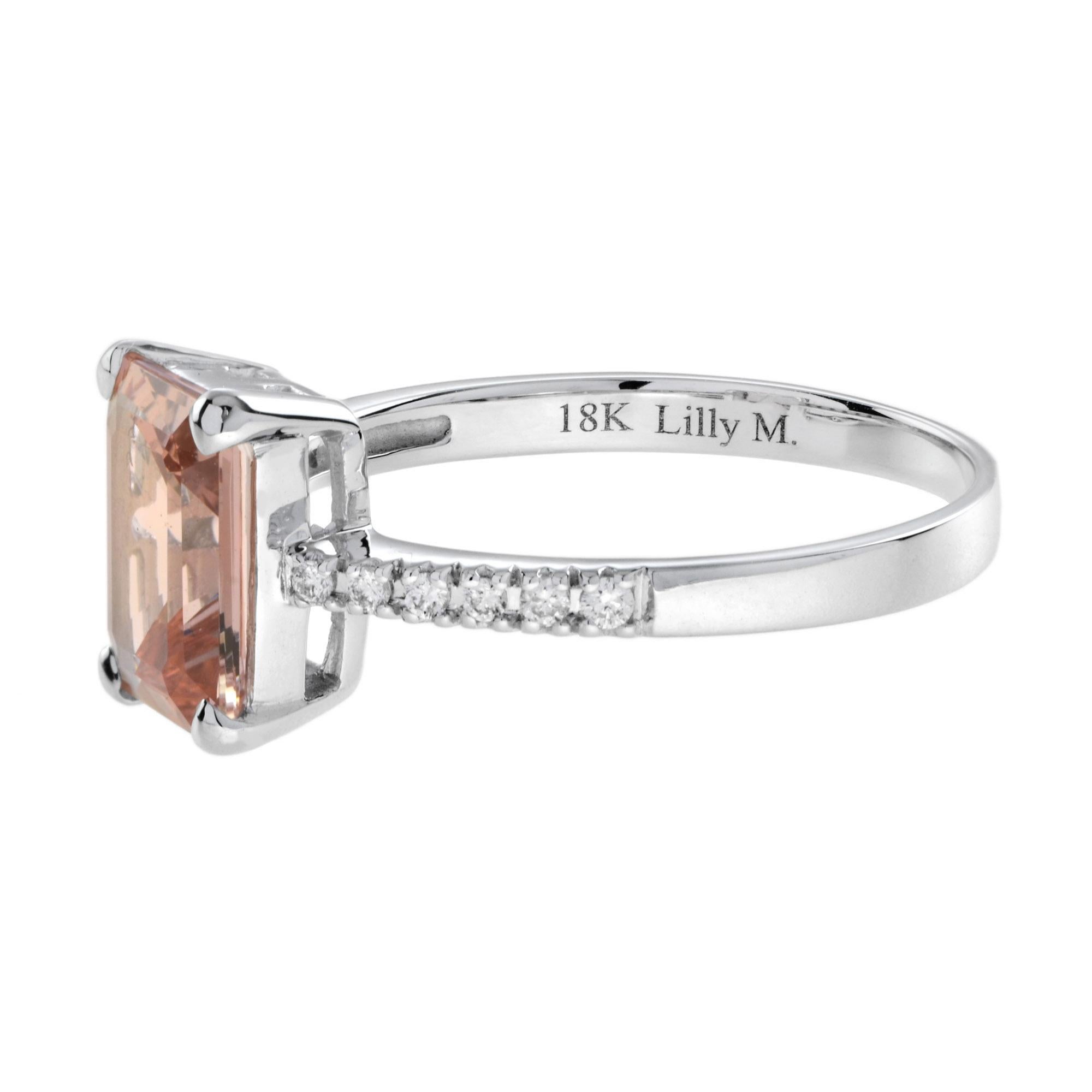 Bague de fiançailles en or blanc 18 carats Morganite taille émeraude et diamant Neuf - En vente à Bangkok, TH