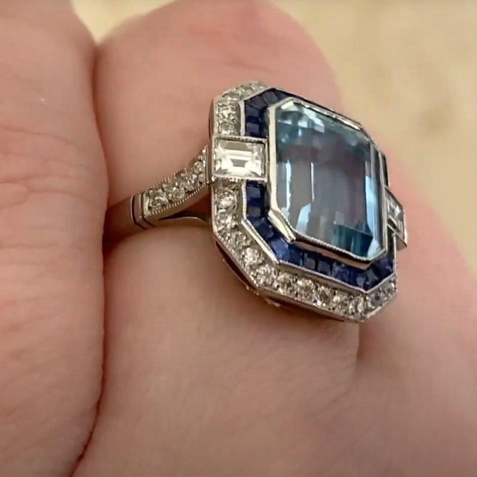 Anillo Halo de Cóctel de Aguamarina Natural talla Esmeralda (Aprox. 2,70 quilates), Platino Corte esmeralda en venta