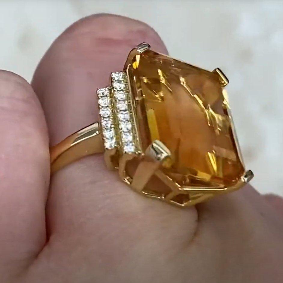 Anillo de cóctel de citrino natural talla esmeralda (aprox. 11,30 quilates), oro amarillo de 18k Corte esmeralda en venta