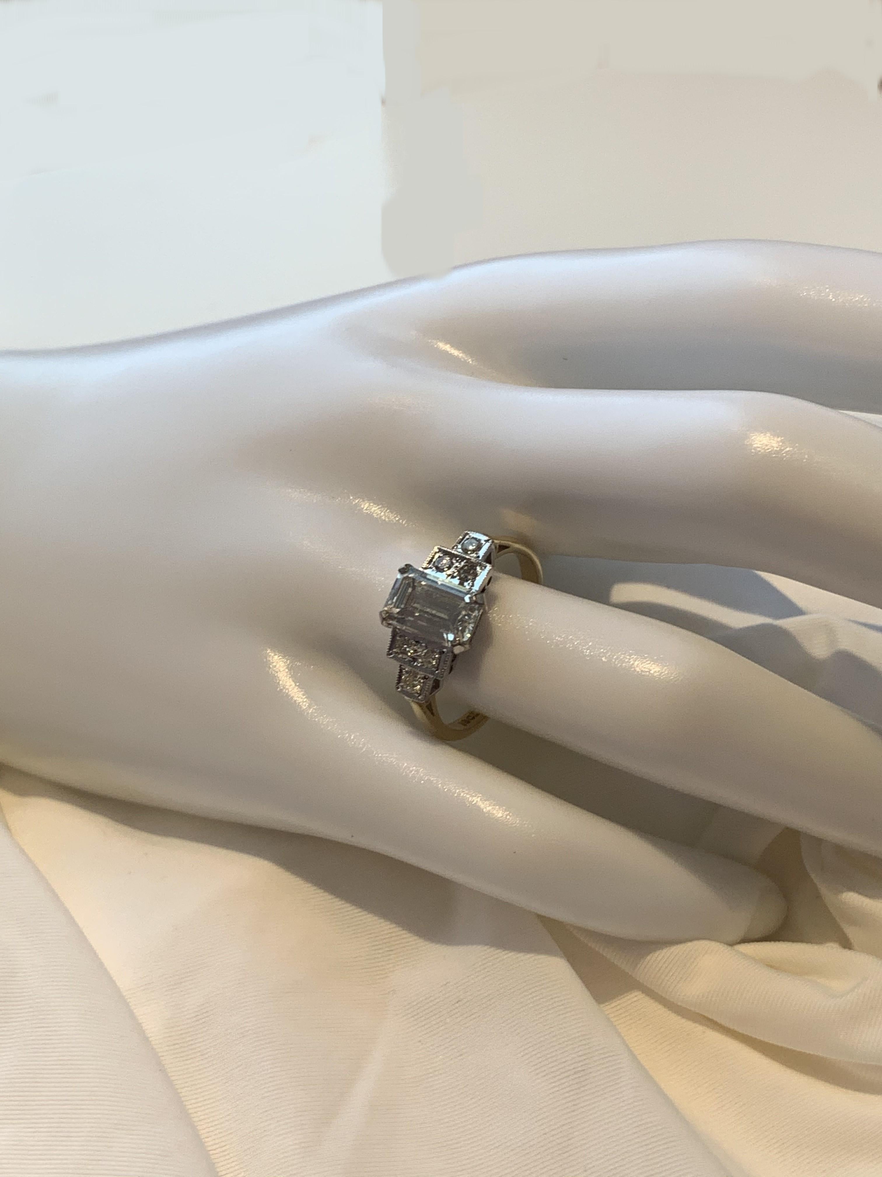 Emerald Cut Natural Diamond Ring In Excellent Condition For Sale In Glasgow, Glasgow