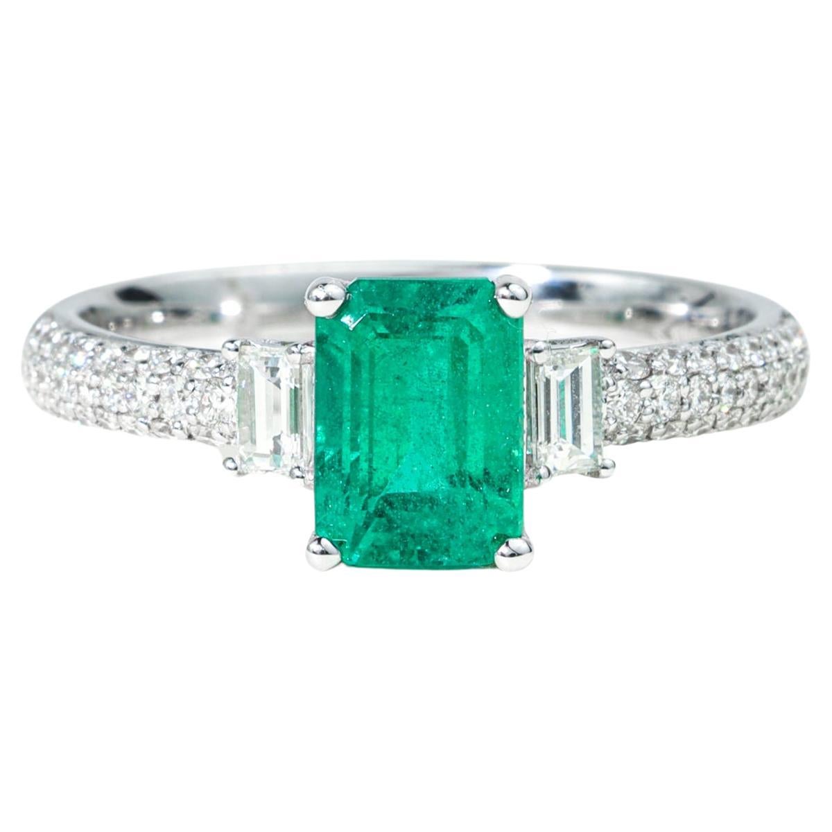 Emerald Cut Natural Emerald Diamond Cocktail Engagement Ring 18k White Gold For Sale