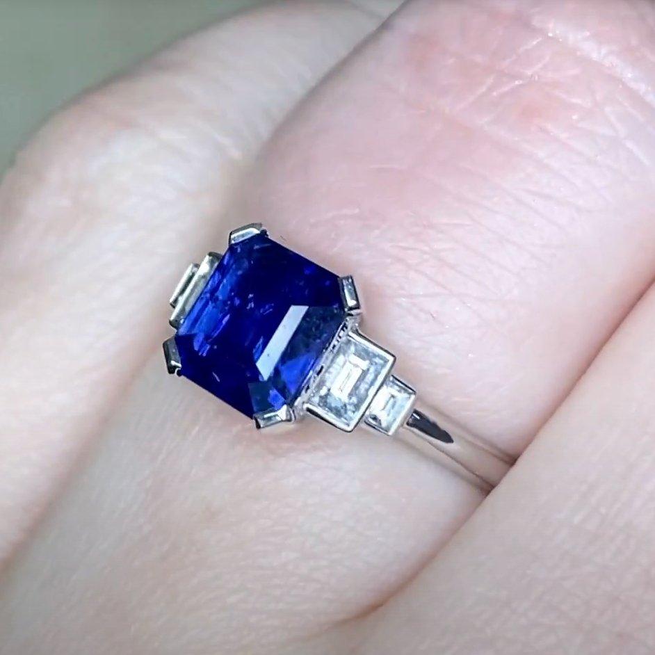 Verlobungsring mit natürlichem Saphir im Smaragdschliff (ca. 1,60 Karat), Platin im Angebot 1