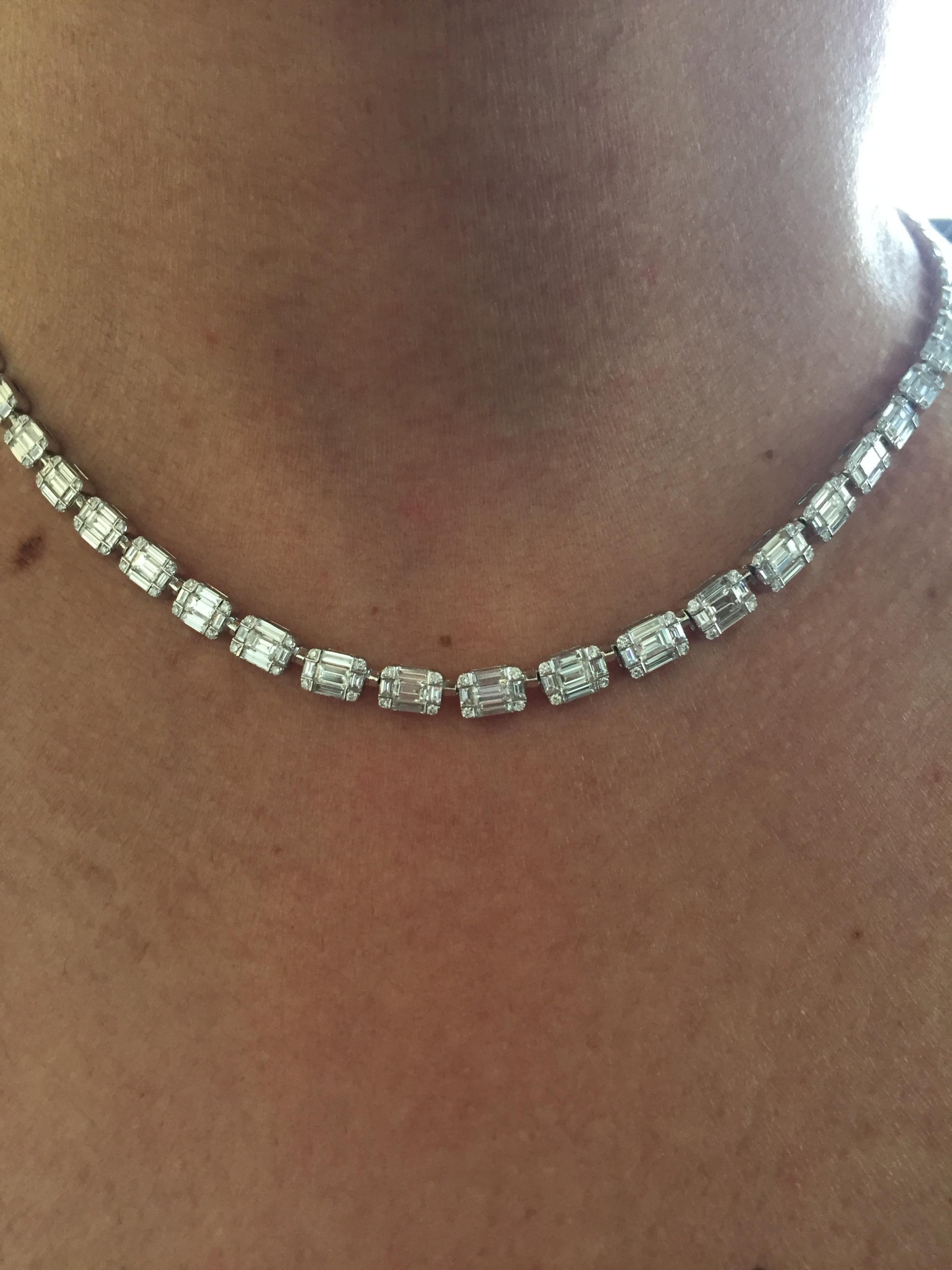 Modern Emerald Cut Necklace 18 Karat For Sale