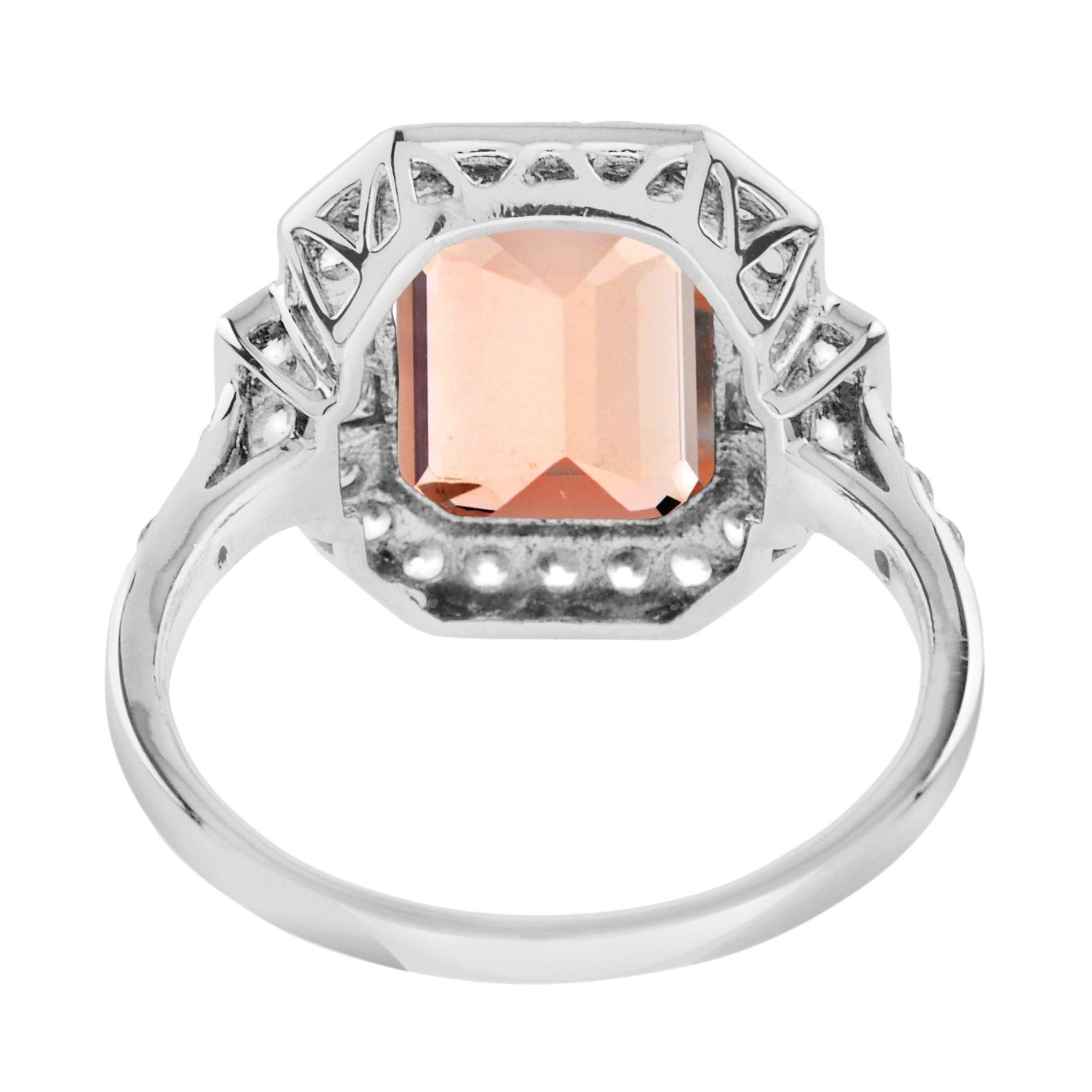 Emerald Cut Peach Orange Morganite & Diamond Halo Set 14K White Gold Ring (Smaragdschliff) im Angebot