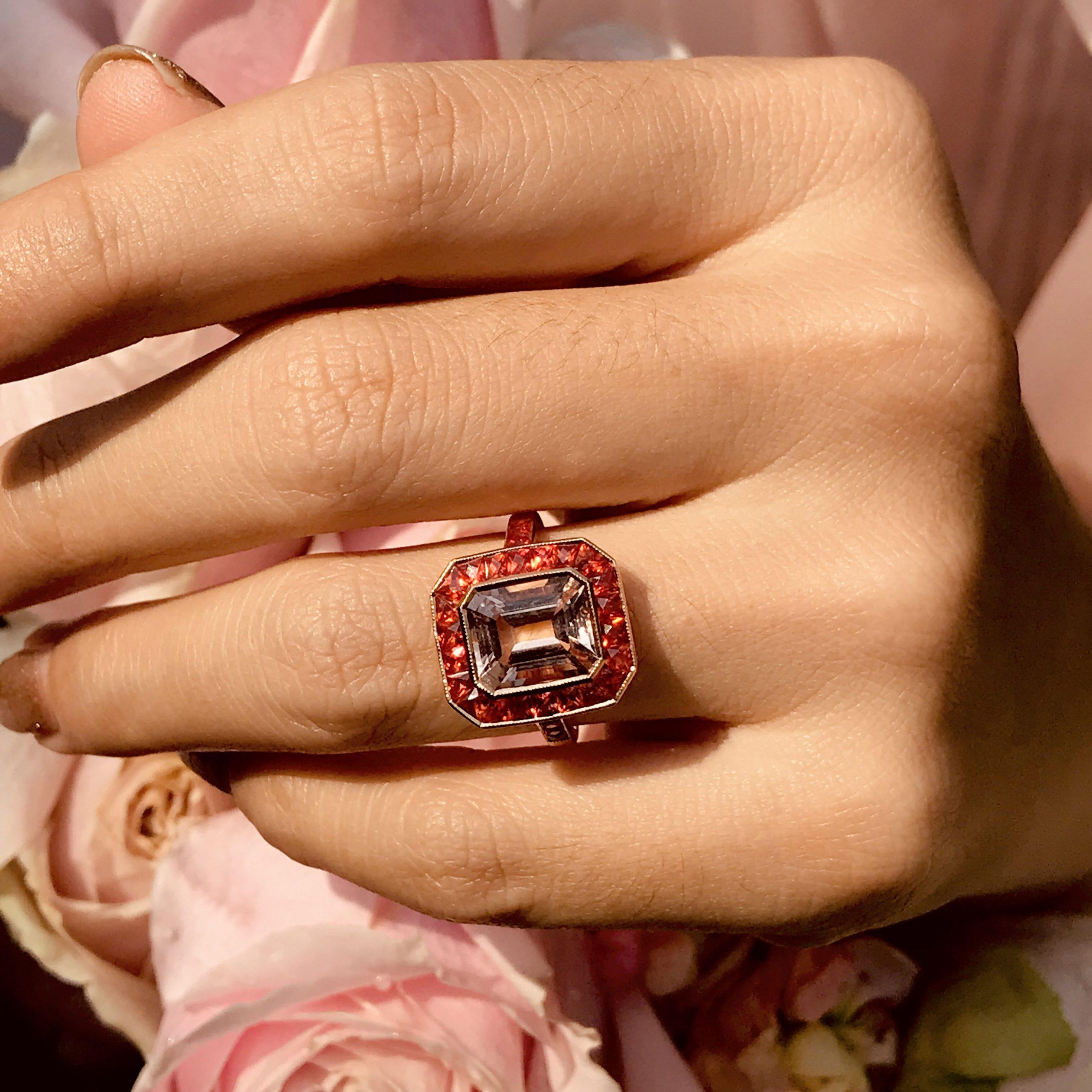 Bague en or rose 18 carats Morganite rose pêche et saphir orange, taille émeraude en vente 3