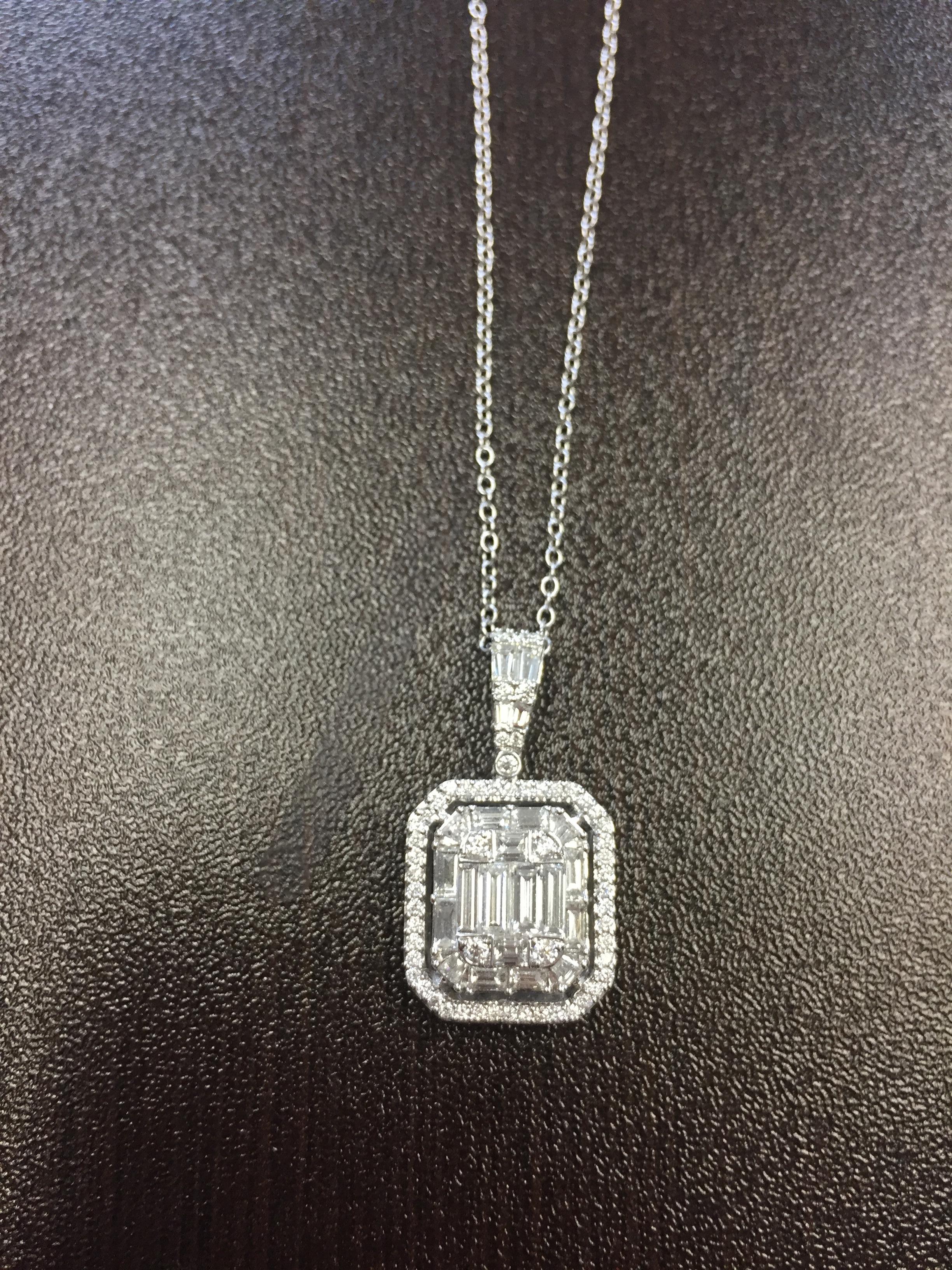 Emerald Cut Pendant 18K White Gold In New Condition In Great Neck, NY