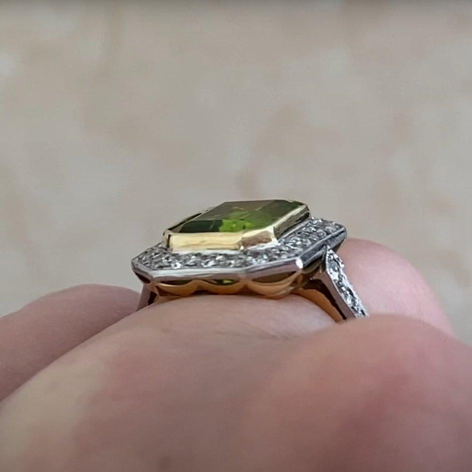 Women's Emerald Cut Peridot Cluster Diamond Ring (Approx. 3.50-Carats), Yellow Gold For Sale