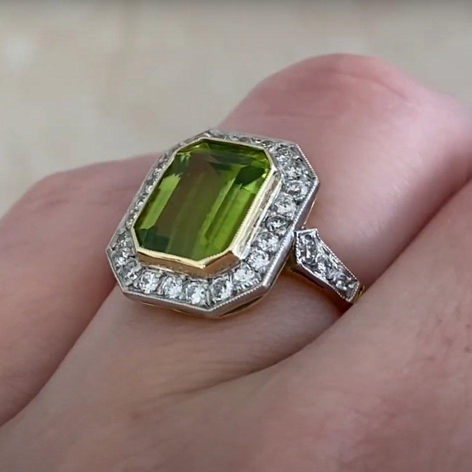 Emerald Cut Peridot Cluster Diamond Ring (Approx. 3.50-Carats), Yellow Gold For Sale 1