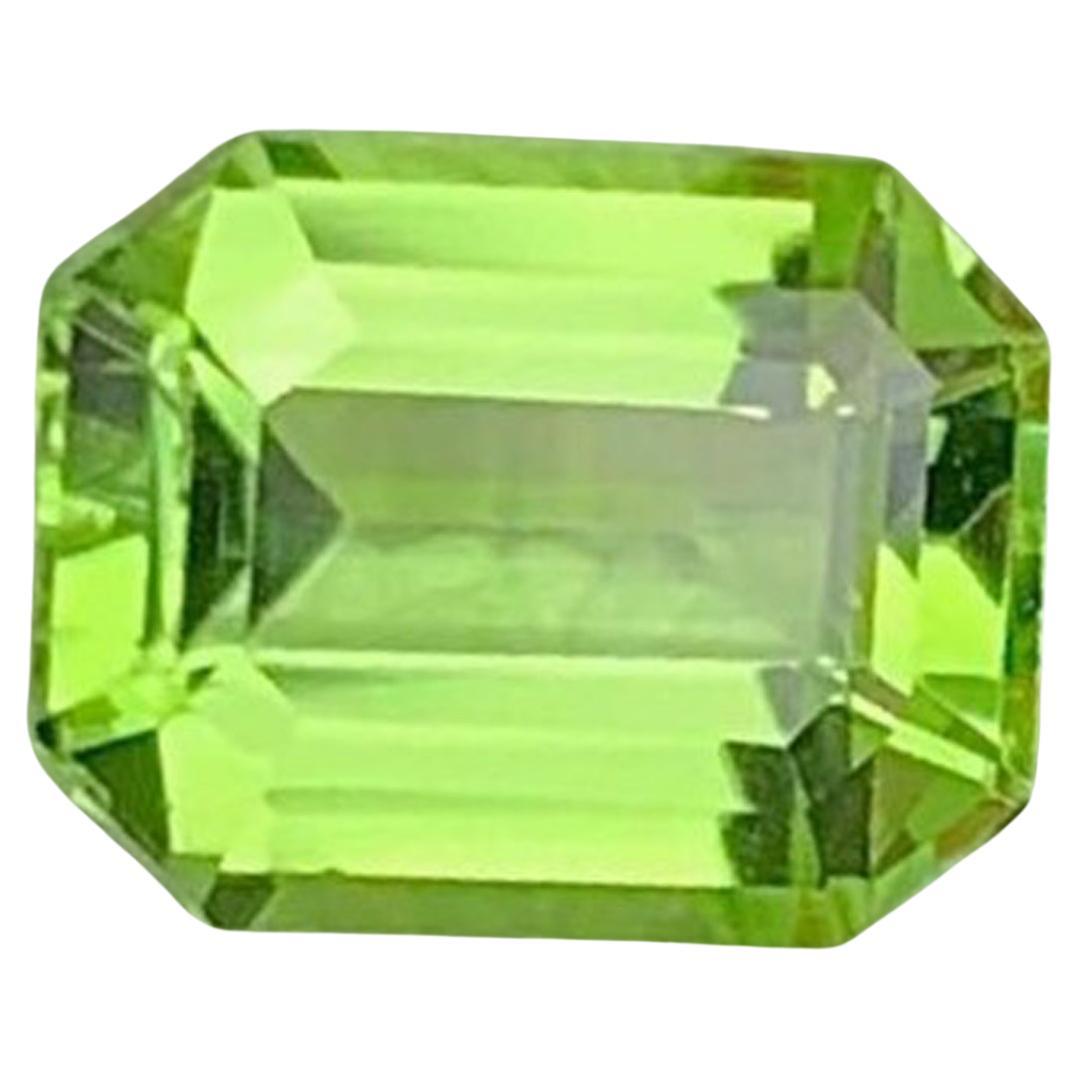 Smaragdschliff Peridot Edelstein: Natürlicher August-Geburtsstein, Pakistan (1.18 Karat)