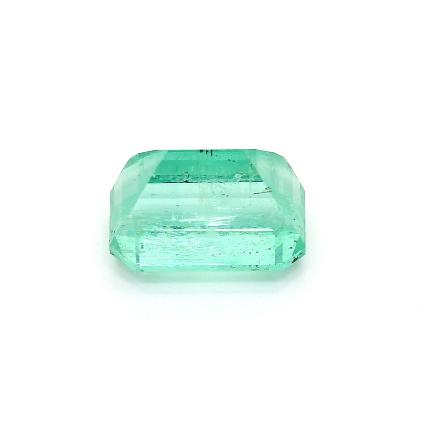 An amazing Russian Emerald which allows jewelers to create a unique piece of wearable art.
This exceptional quality gemstone would make a custom-made jewelry design. Perfect for a Ring or Pendant.

Shape - Octagon
Weight - 4.06 ct
Treatment -