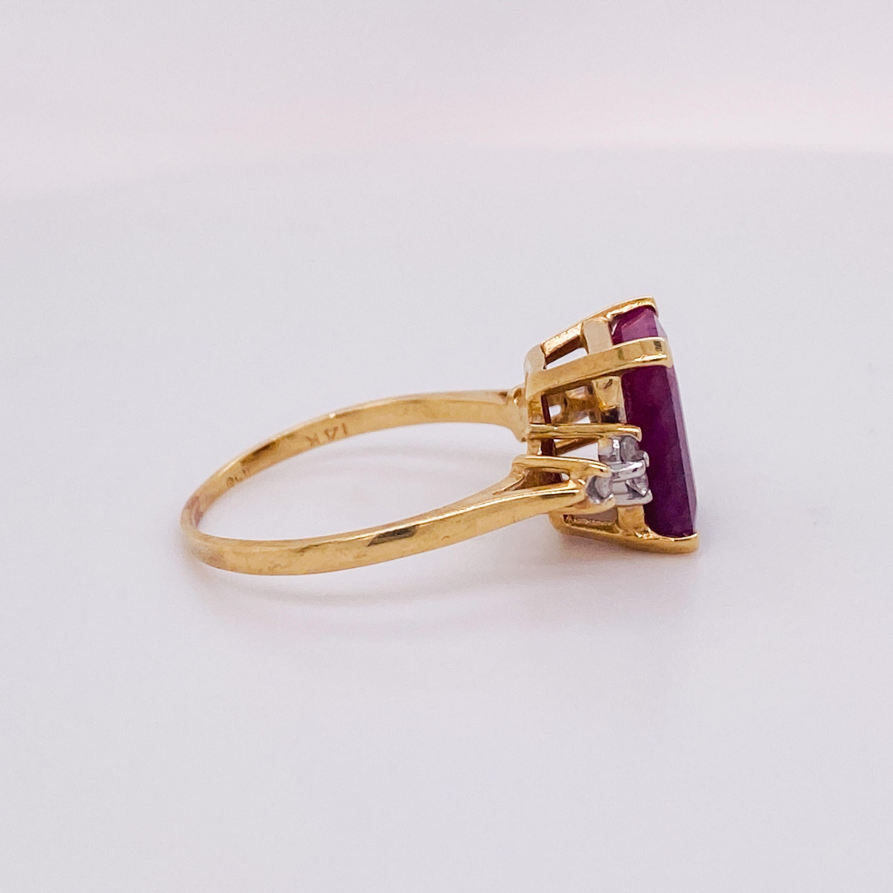 Ring aus 14 Karat Gelbgold mit Rubin im Smaragdschliff und Diamantring mit 4,40 Karat Rubin (Moderne)