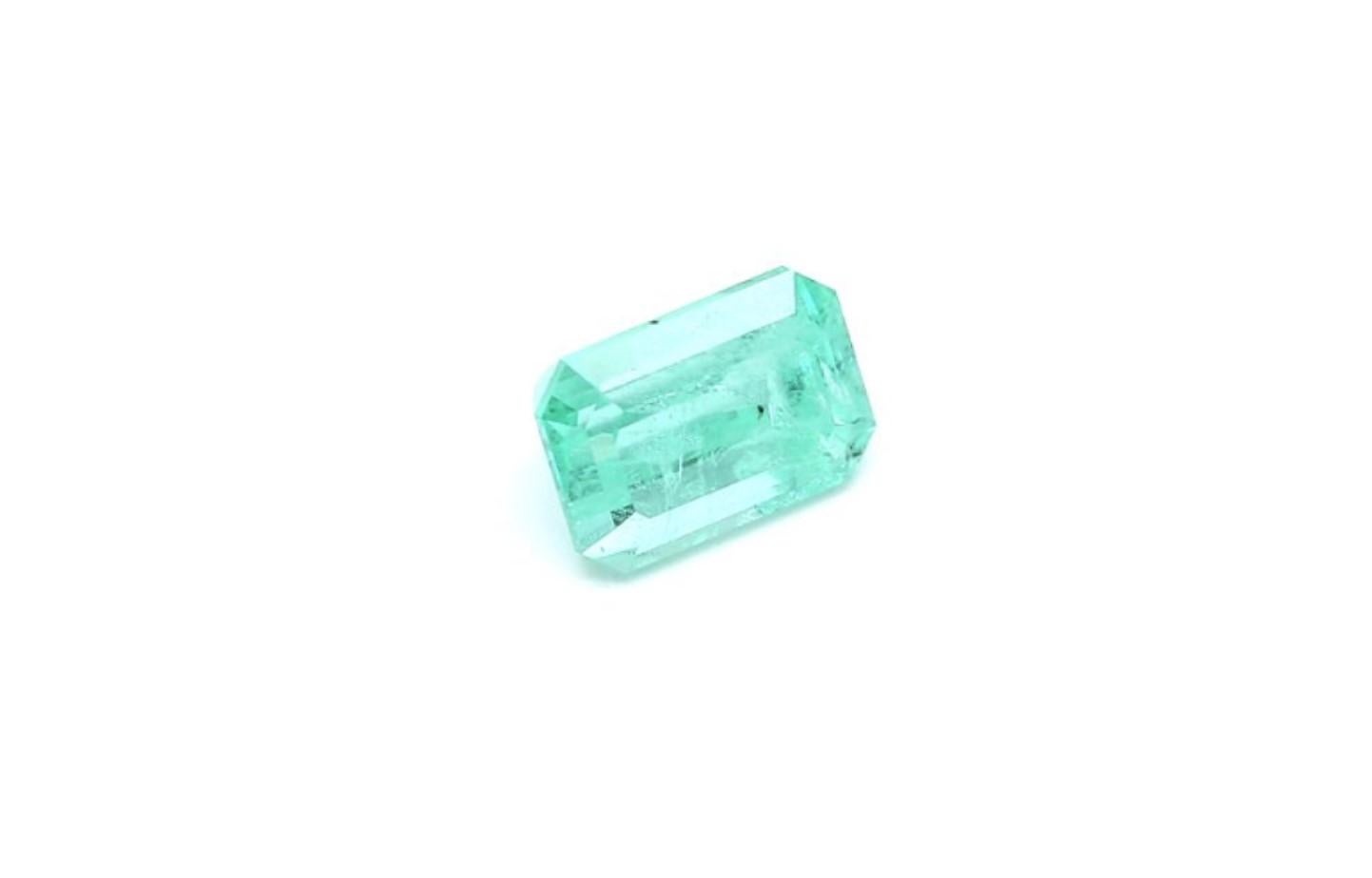 Octagon Cut Emerald Cut Russian Emerald Ring Loose Gemstone 2.13 Carat Weight For Sale