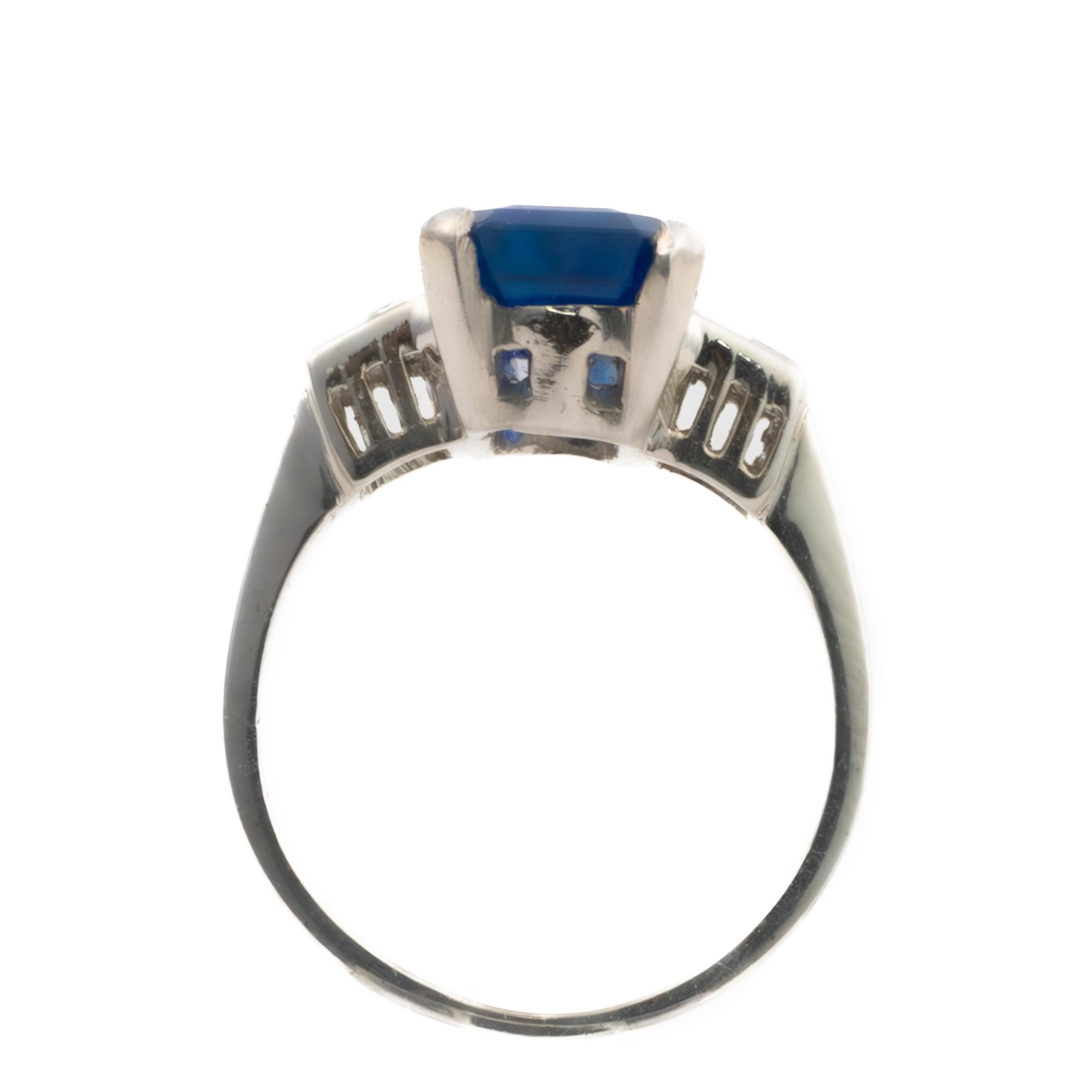 Saphir im Smaragdschliff und Diamant im Baguetteschliff (Retro) im Angebot