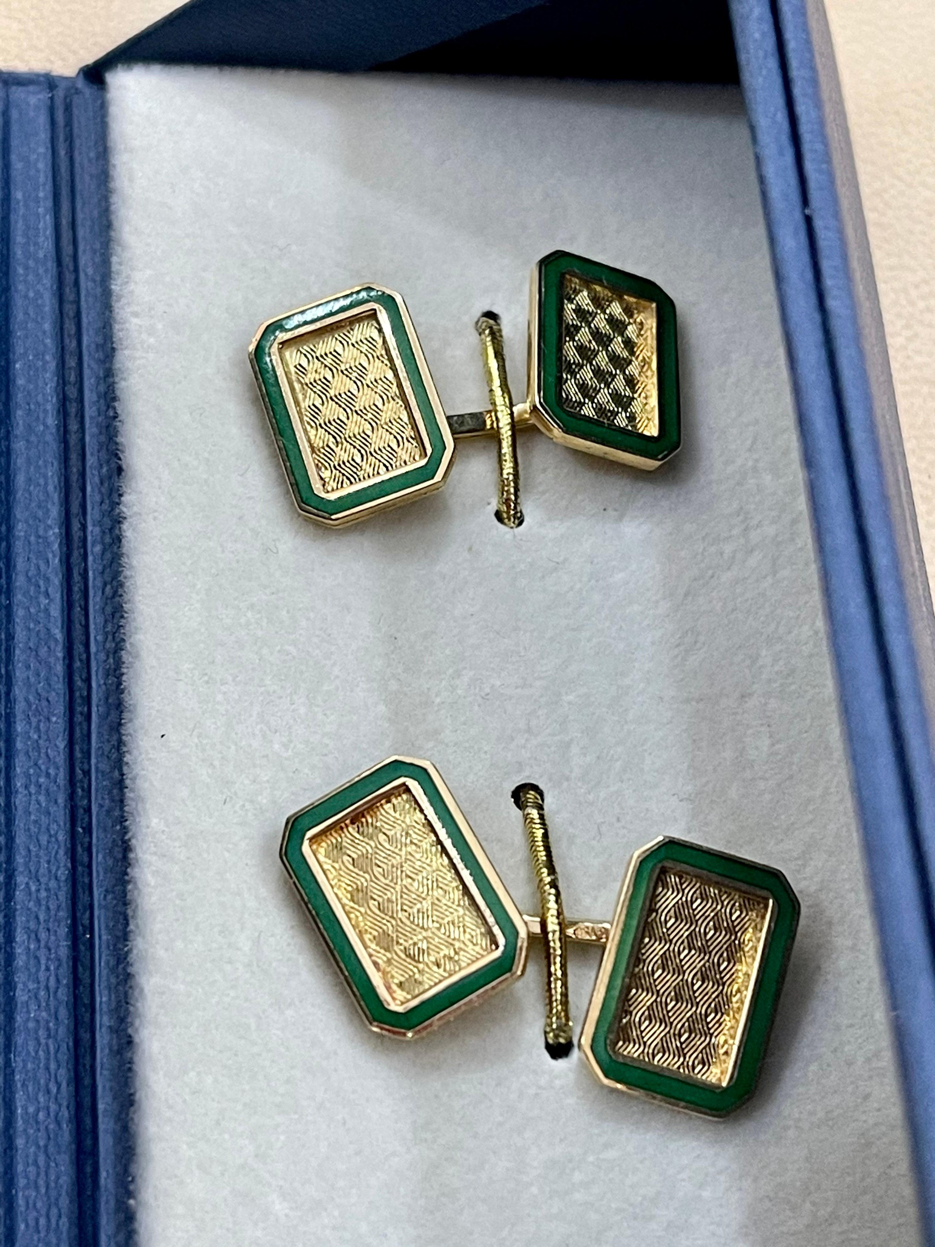 Emerald Cut Shape Green Enamel Cufflinks in 18 Karat Yellow Gold 13 Gm, Men's For Sale 3