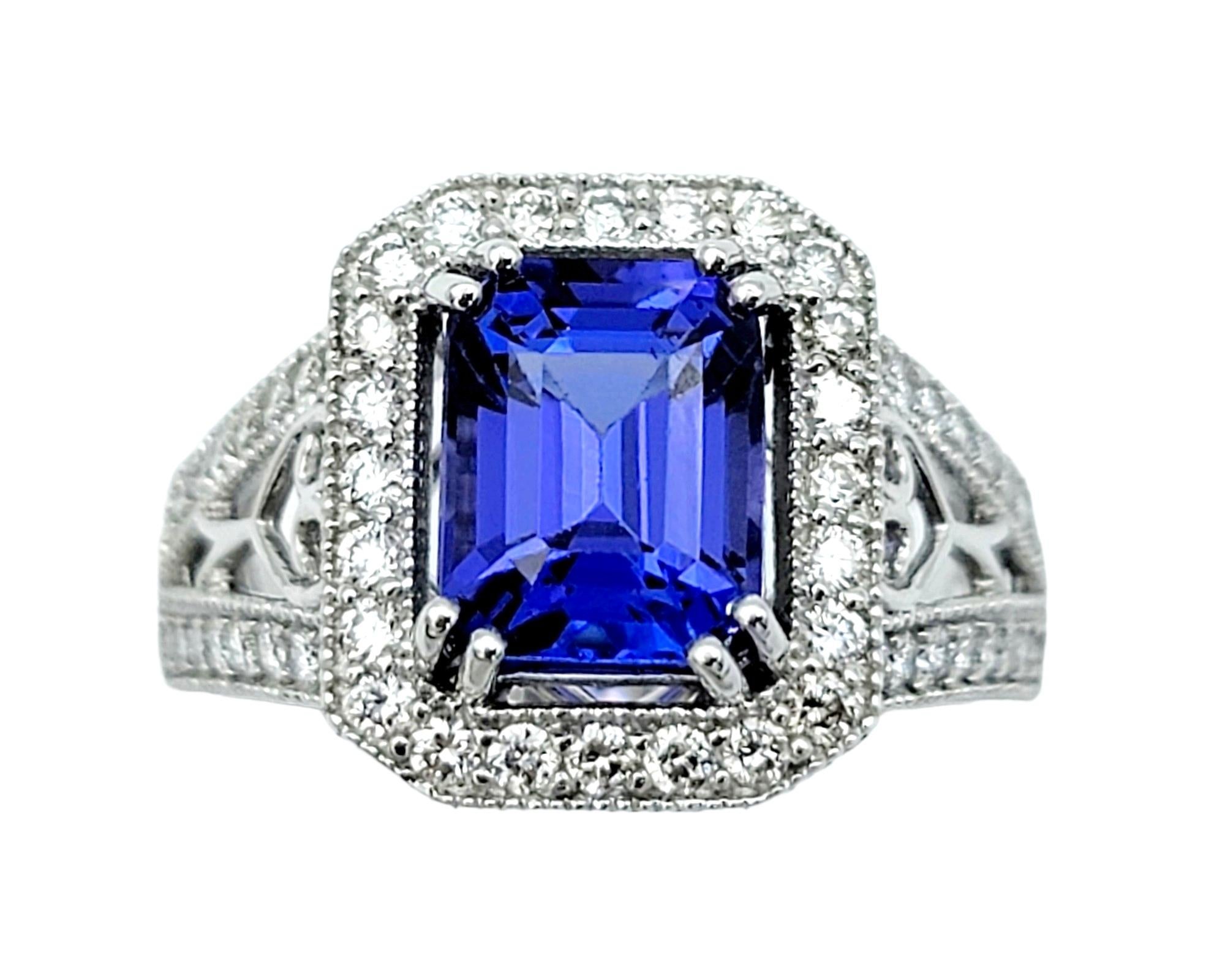 Ring size: 8

Elevate your fine jewelry collection with our breathtaking tanzanite and diamond ring. Meticulously crafted in luxurious 18 karat white gold, this ring seamlessly combines classic elegance with contemporary sophistication.

At the
