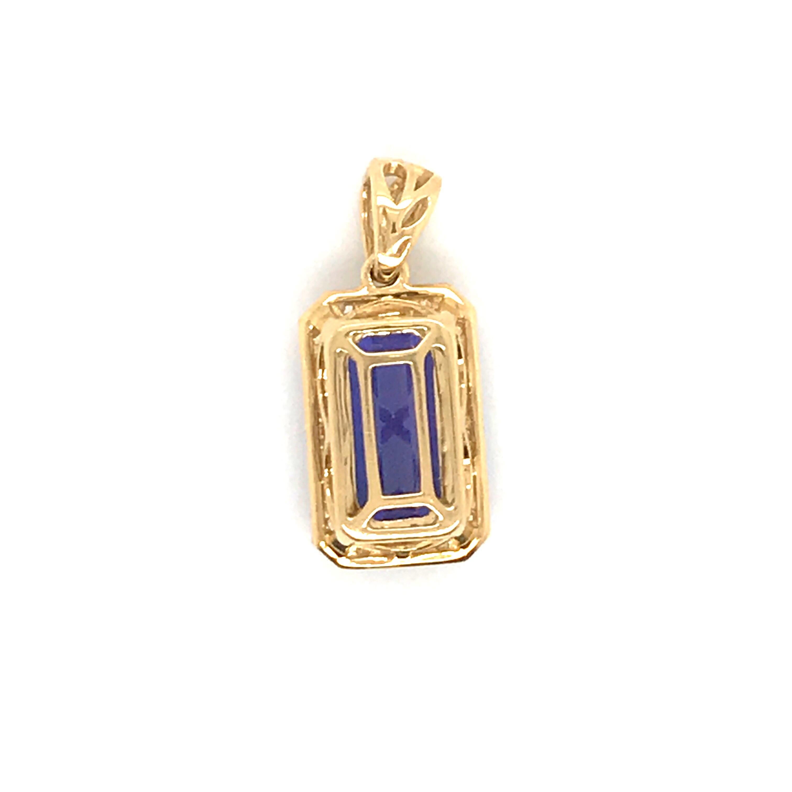 Emerald Cut Tanzanite Diamond Pendant 3.67 Carat 18 Karat Yellow Gold In New Condition In New York, NY