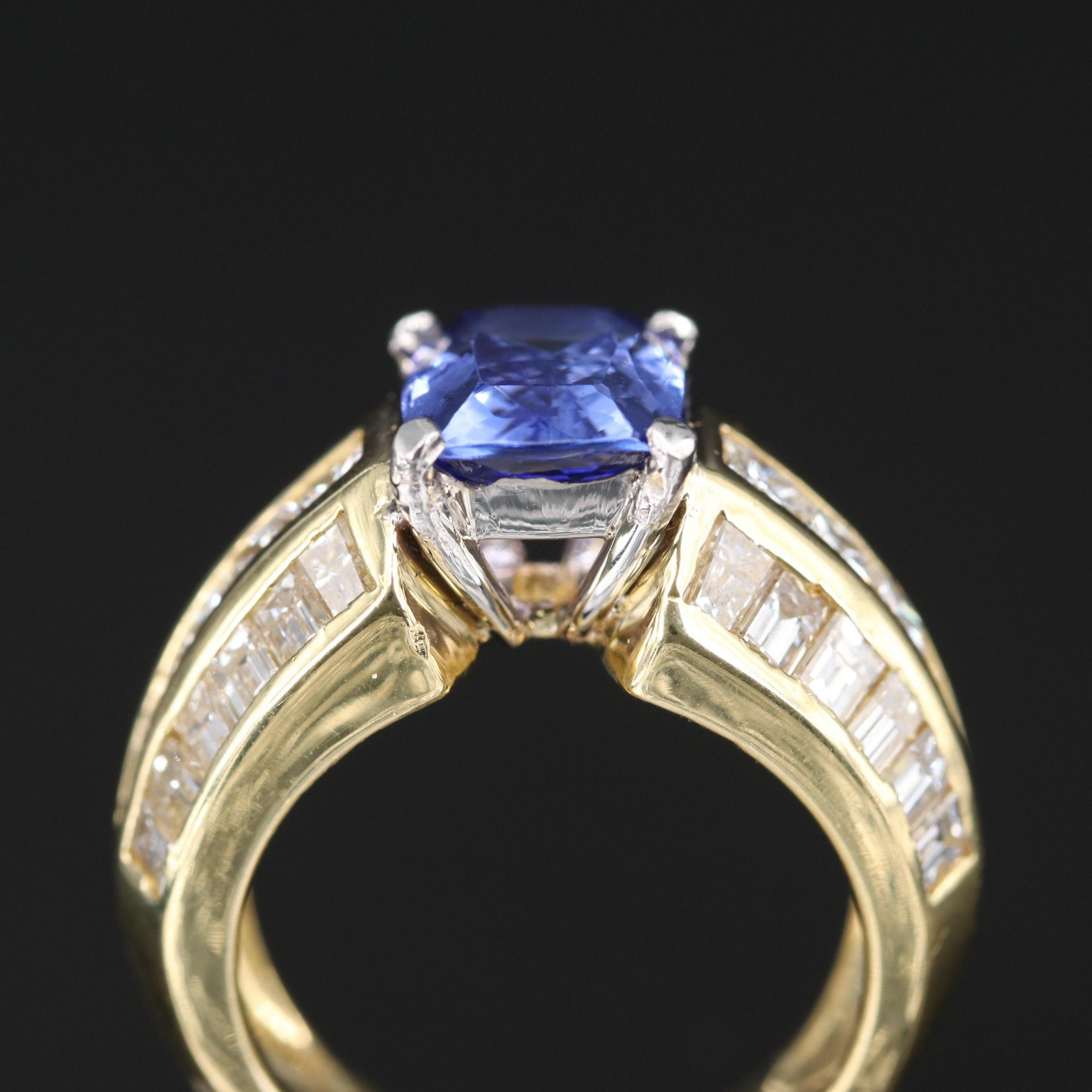 Im Angebot: Verlobungsring aus 18 Karat Gold mit Tansanit im Smaragdschliff und Diamanten () 6