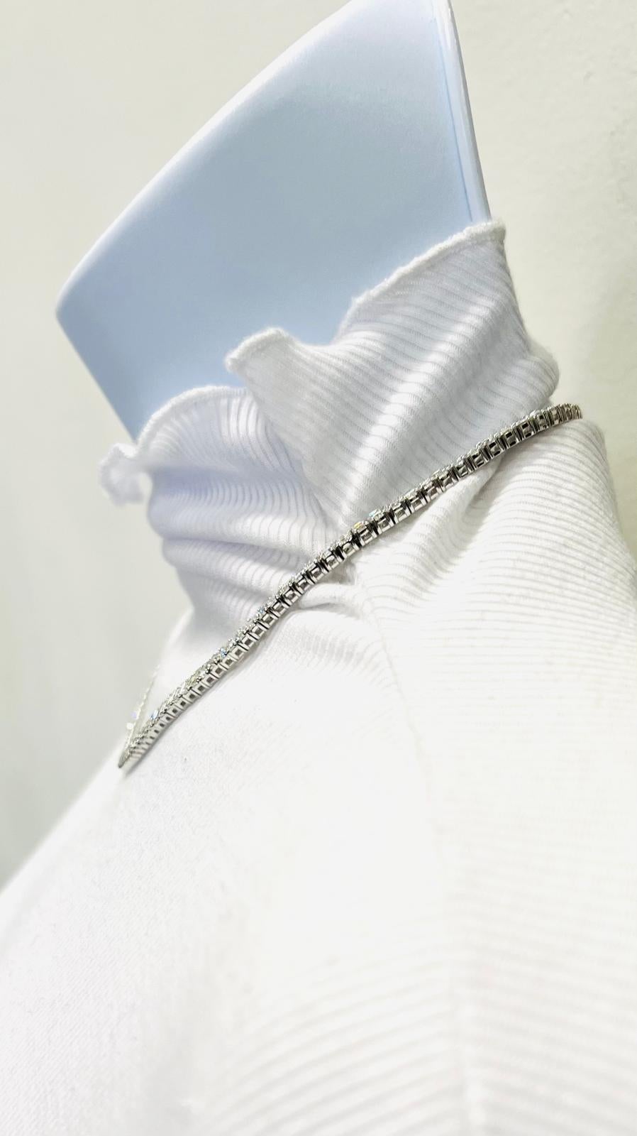  Tennis-Halskette mit weißem Diamant im Smaragdschliff aus 18 Karat Weißgold im Zustand „Neu“ im Angebot in Los Angeles, CA