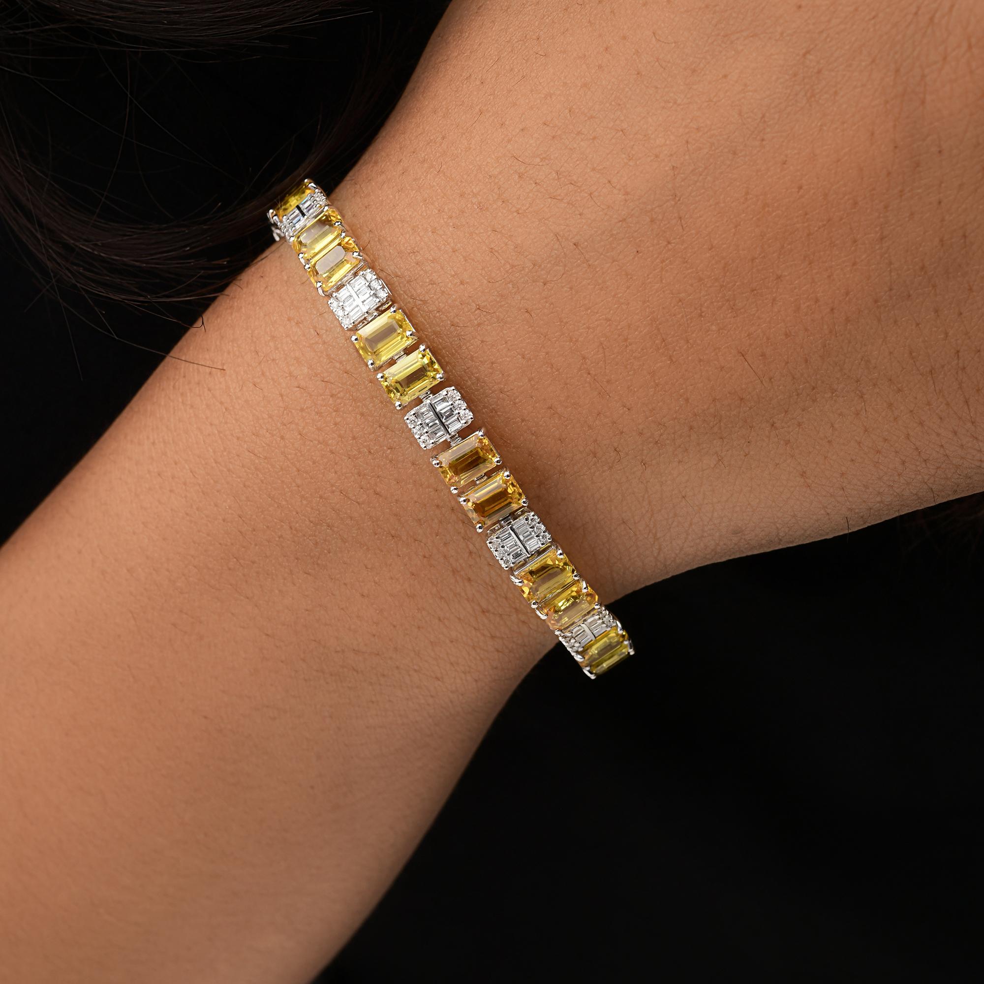 Emerald Cut Yellow Sapphire Bracelet SI/H Diamond 18 Karat White Gold Jewelry In New Condition For Sale In Diera, Dubai