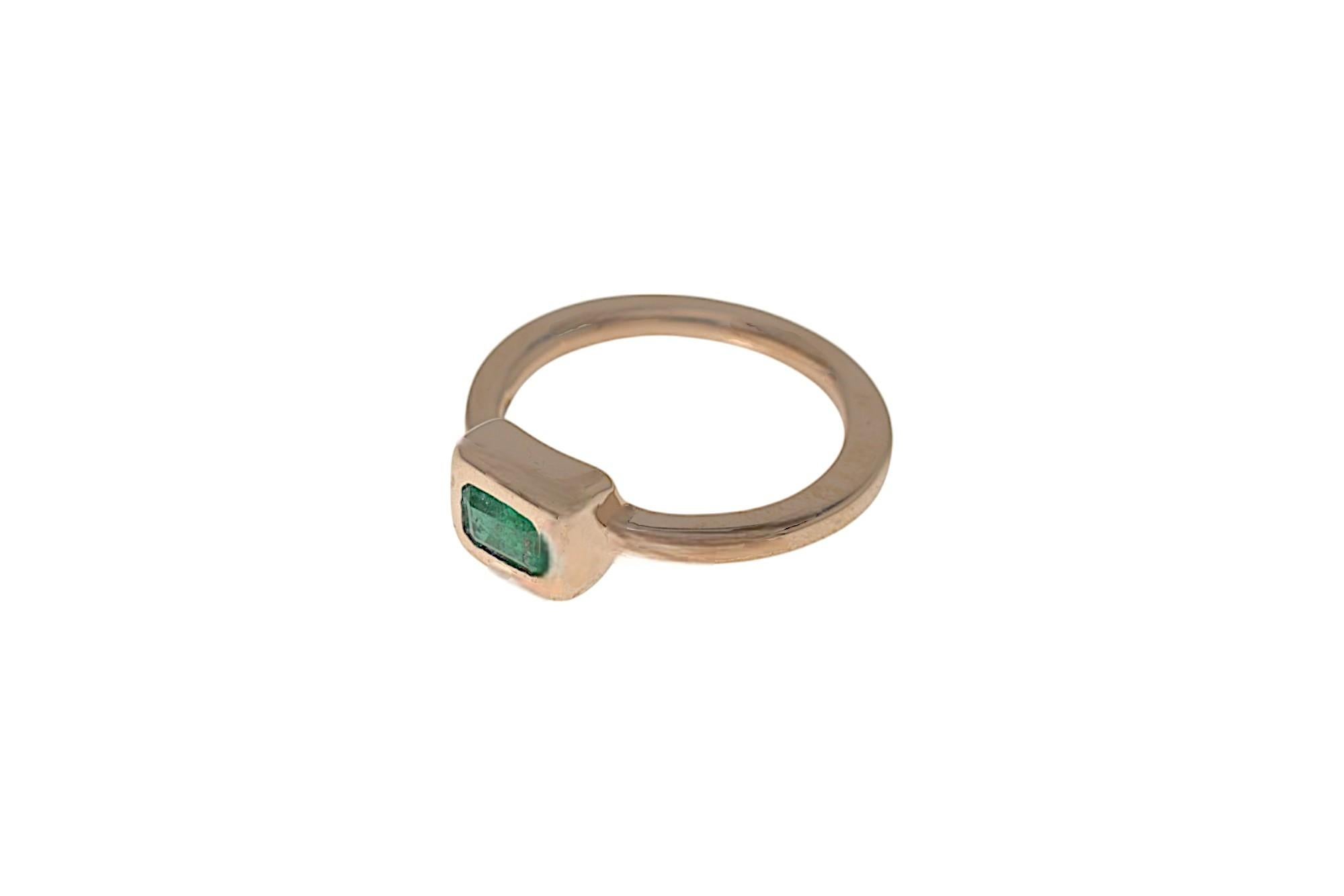 Emerald Cut Green Emerald Rose Gold Ring Botta Jewelry For Sale 1