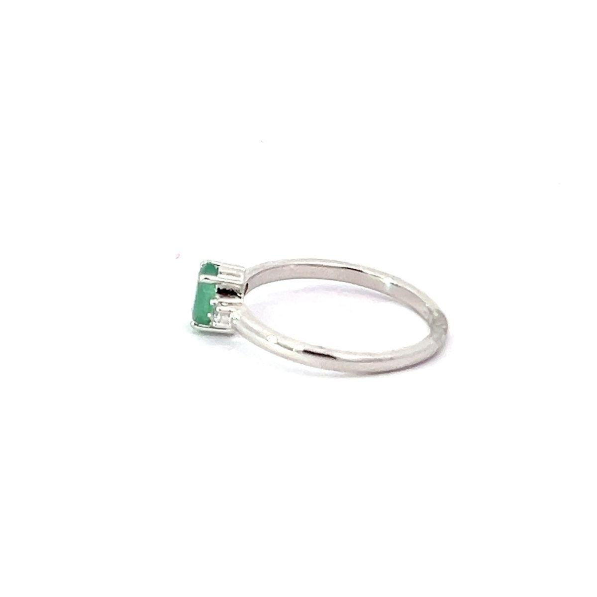 in vendita:  Anello a tre pietre con smeraldo e CZ per la festa della mamma in argento 925 A. Silver 5