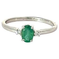 Esmeralda CZ Tres Piedras Estilo Anillo para el Día de la Madre Regalo en 925 Anillo de Plata