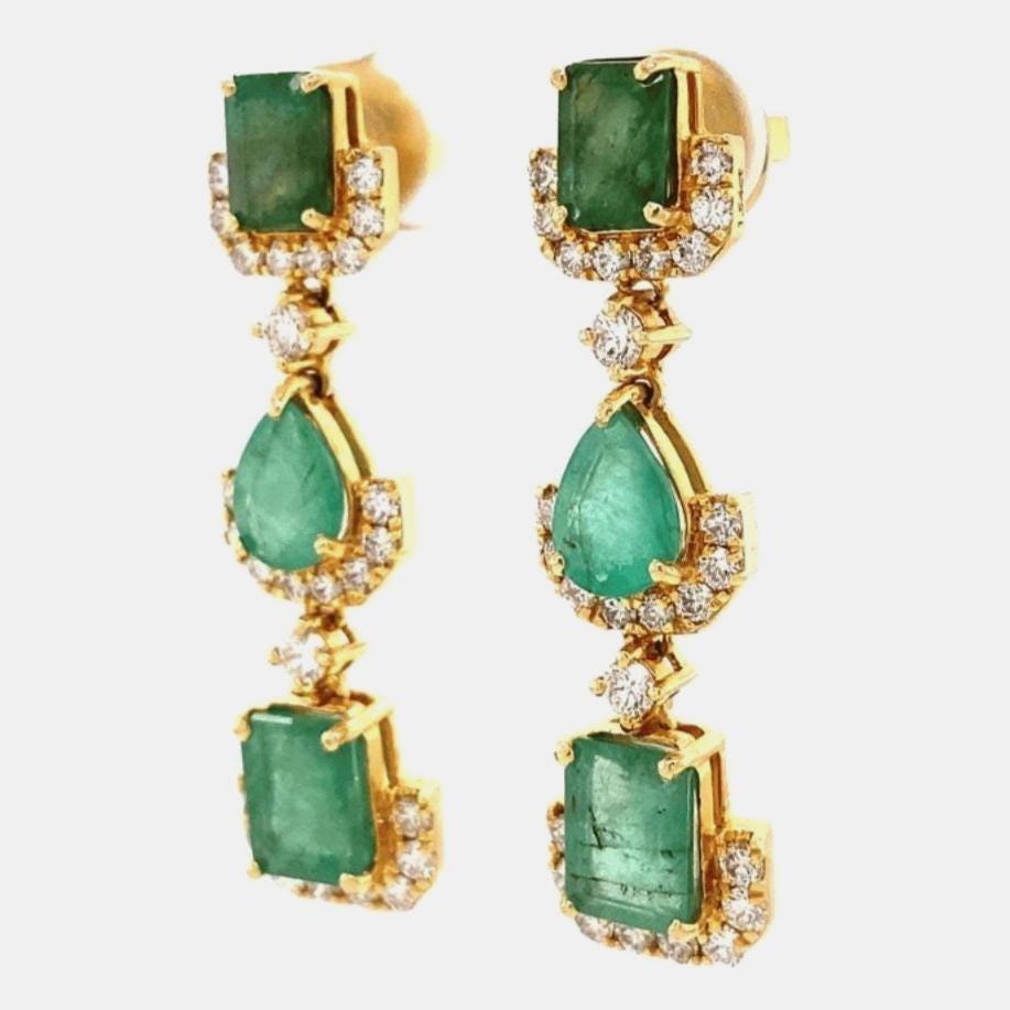 Orecchini a goccia con gemma smeraldo e diamante in oro massiccio 14K (certificati) in vendita 2