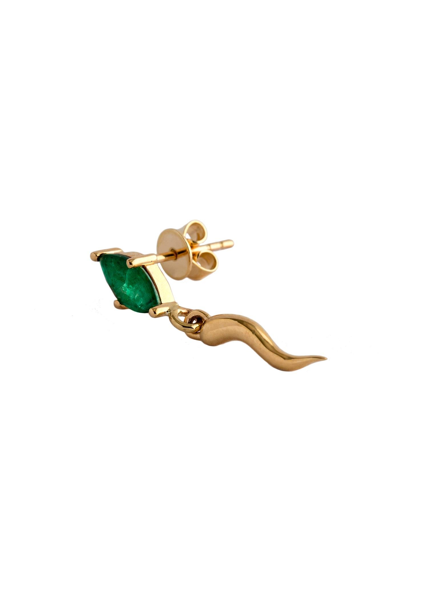 Contemporary Emerald Dangle Earring in 10 Carat Yellow Gold from IOSSELLIANI For Sale