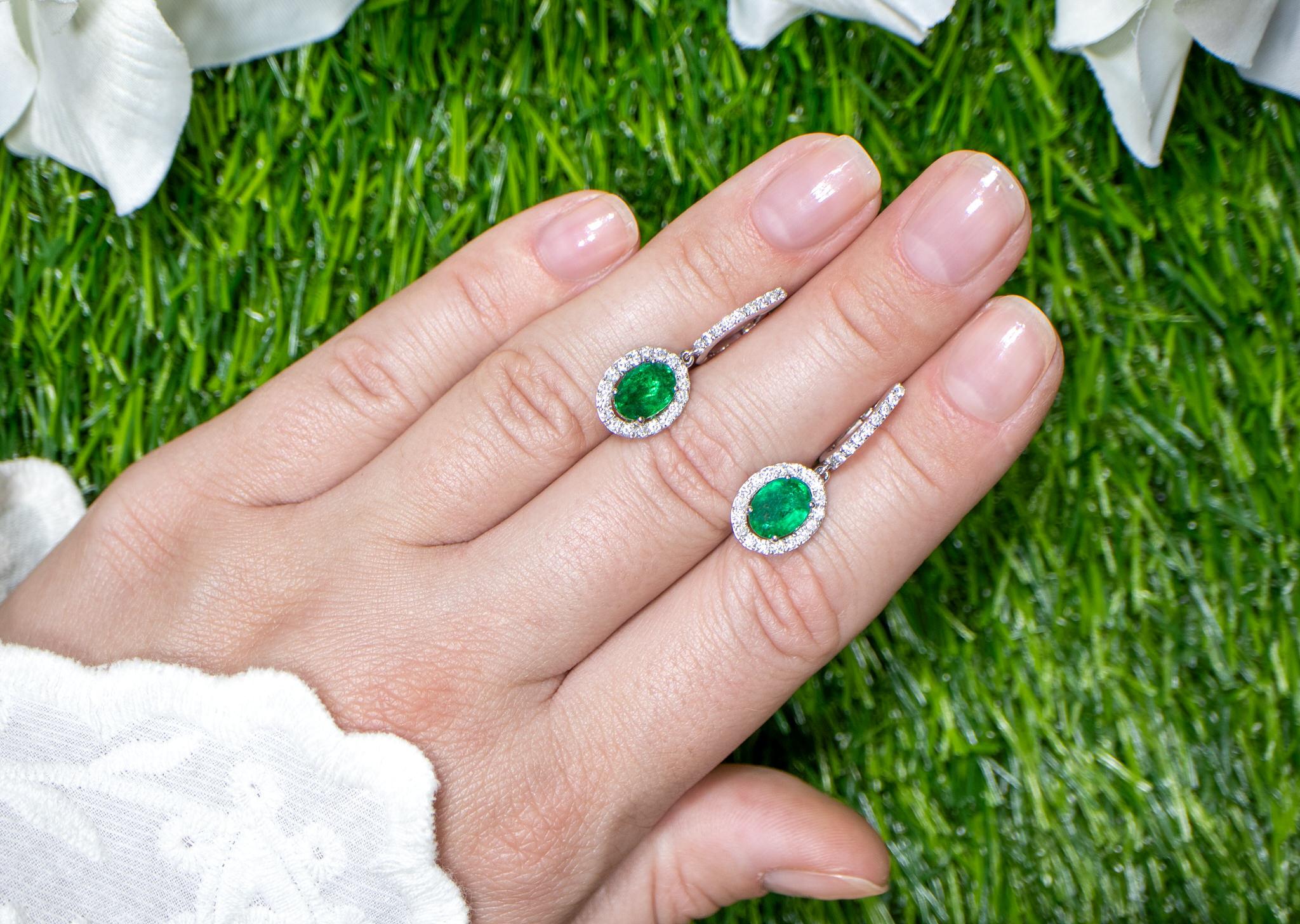 Emerald Dangle Earrings Diamonds 2.83 Carats 18K Gold In Excellent Condition For Sale In Aliso Viejo, CA