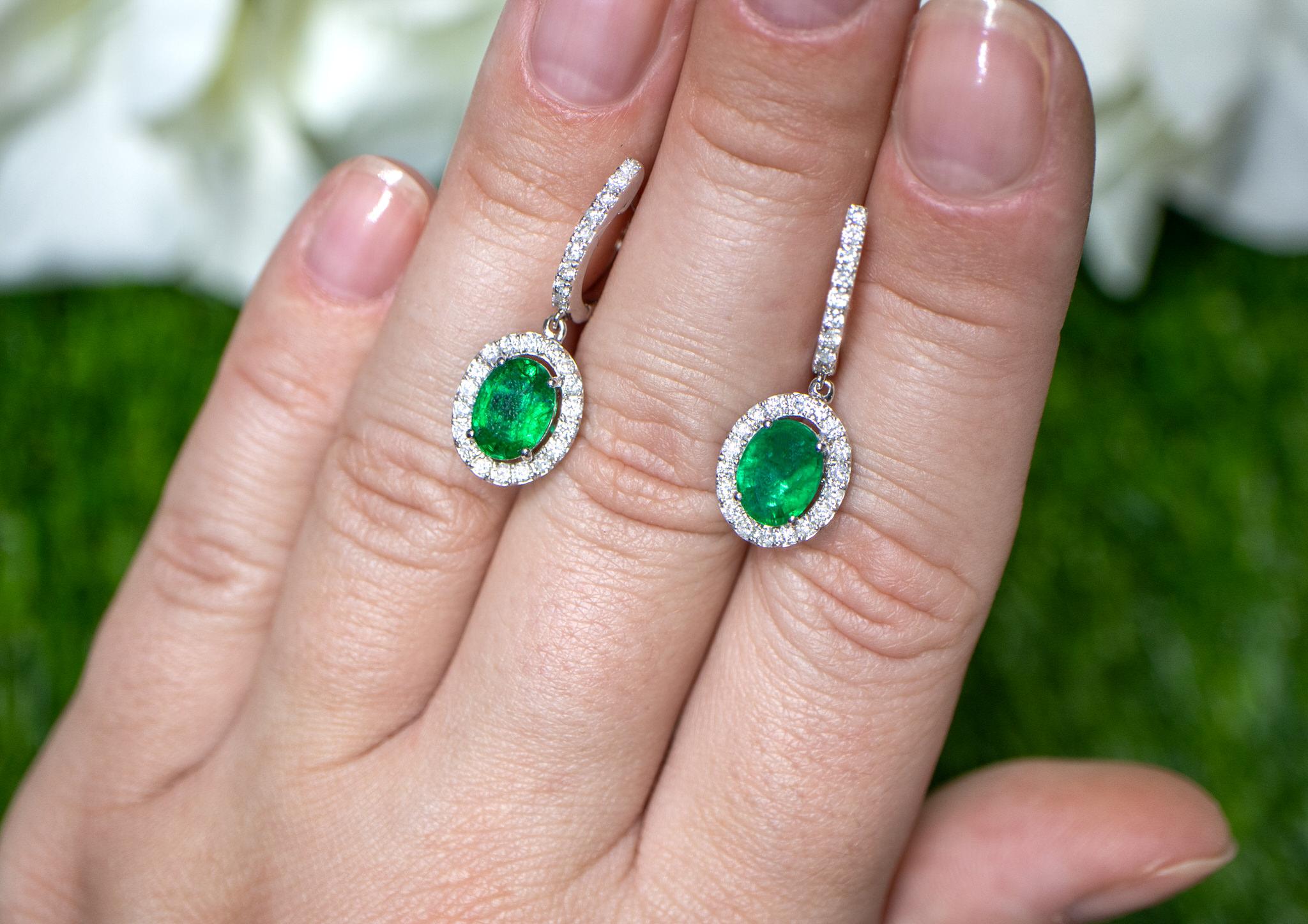 Emerald Dangle Earrings Diamonds 2.83 Carats 18K Gold For Sale 1