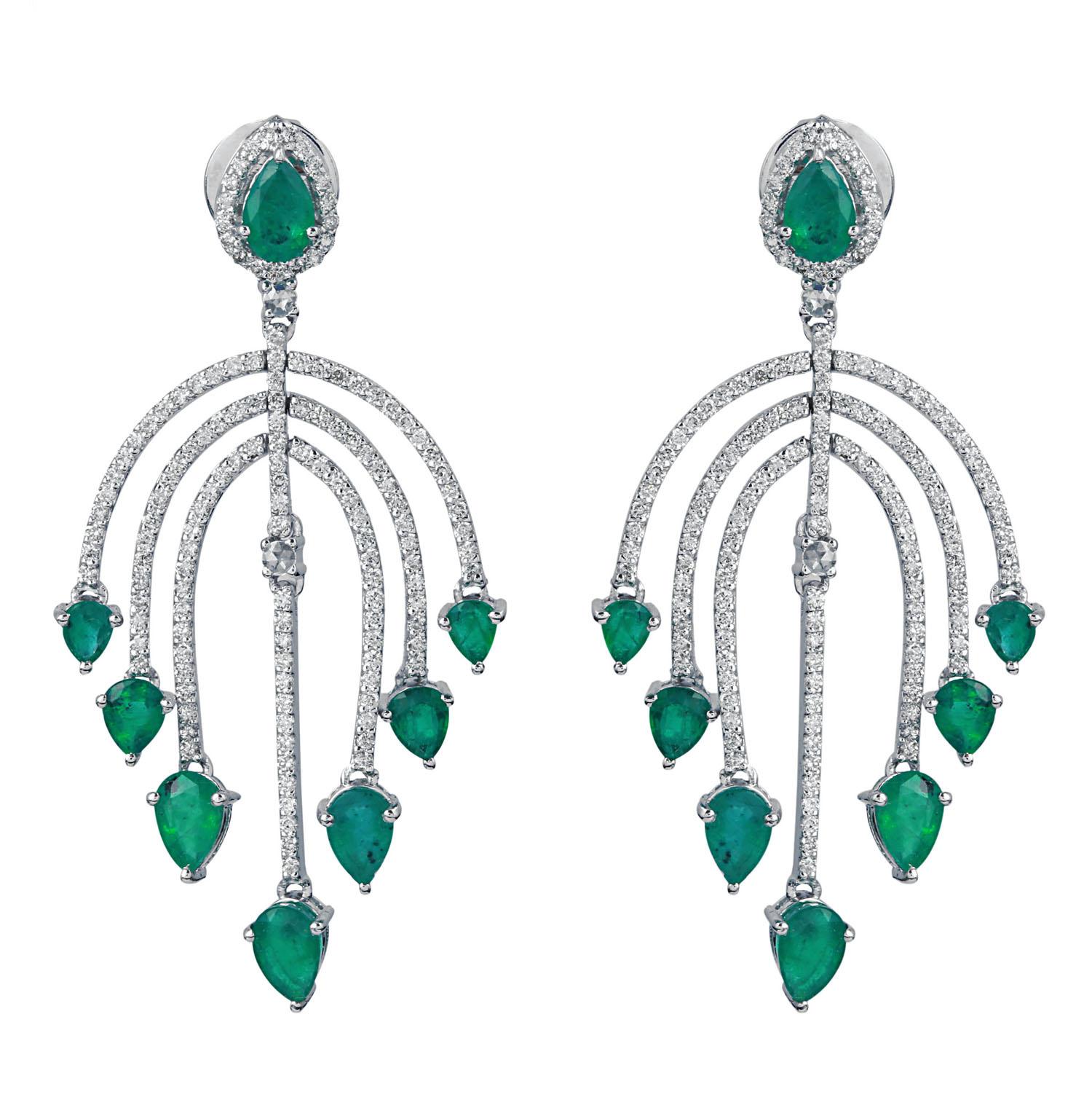 Extremely Beautiful These18K White Gold Emerald Gemstone Dangle Chandelier Earrings set with Brilliant Cut Diamonds will make her feel special all day long

Specifications

Dimensions: Length: 4.5 cm, Width: 2.5 cm
Gross Weight: 16.030 gms
Gold